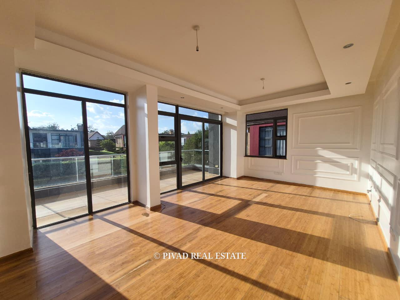 4 Bedroom Townhouse Available For Sale in Garden Estate