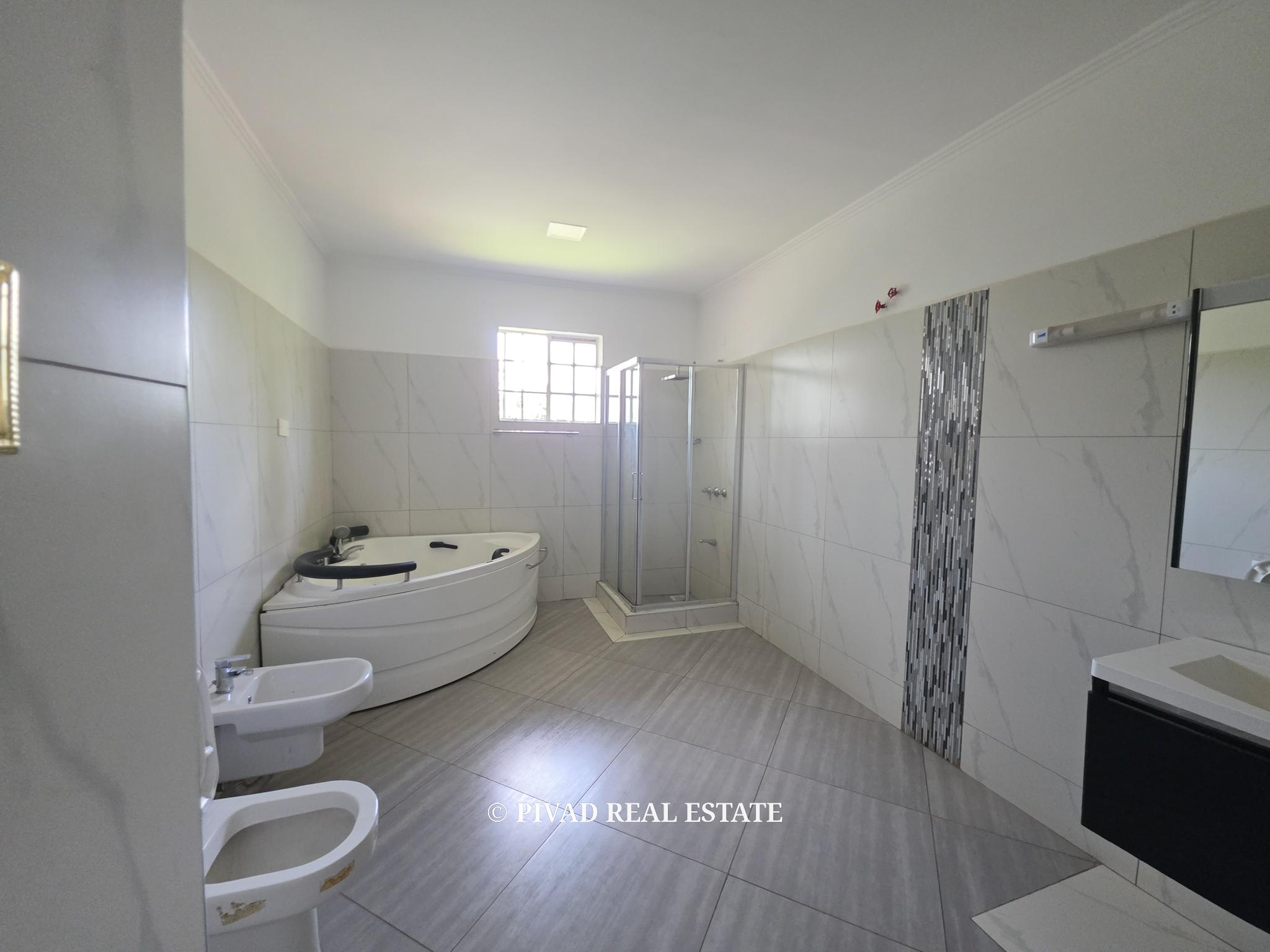 5 Bedroom House Available For Rent in Runda