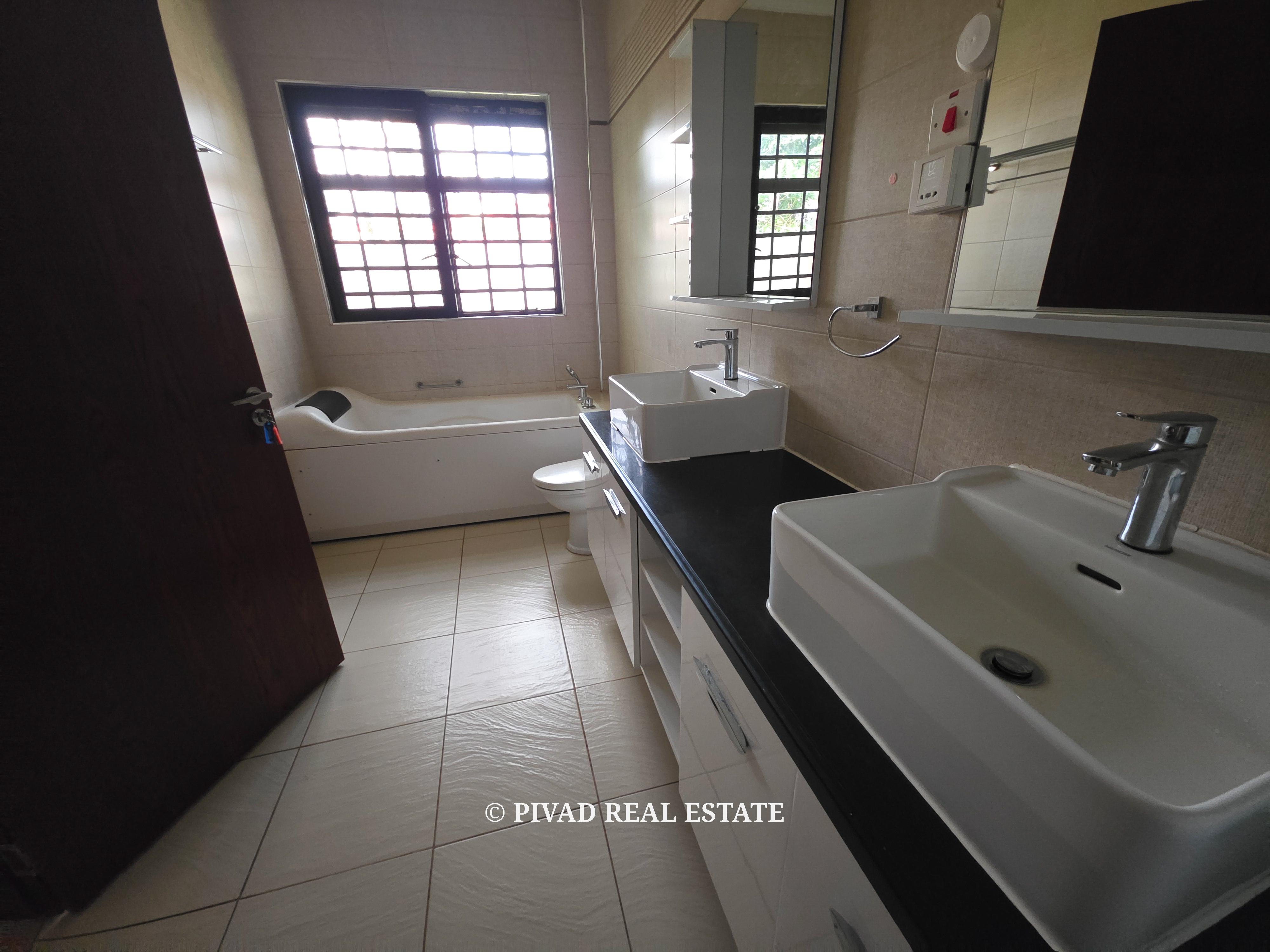 4 Bedroom House Available For Sale in New Runda