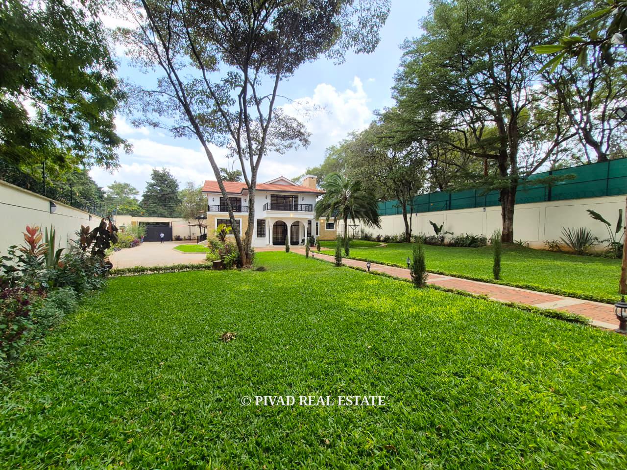6 Bedroom House Available For Sale in Runda