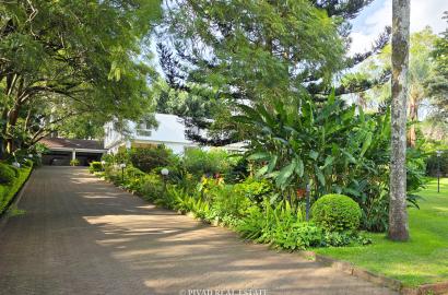 1 acre Land available for Quick Sale in Thigiri Estate