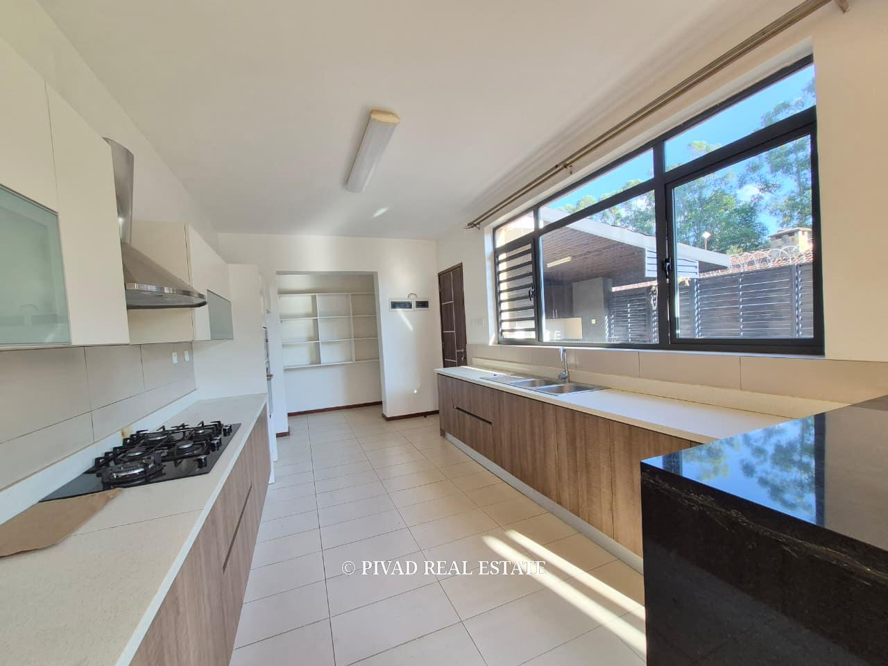 4 Bedroom Townhouse Available For Sale in Garden Estate