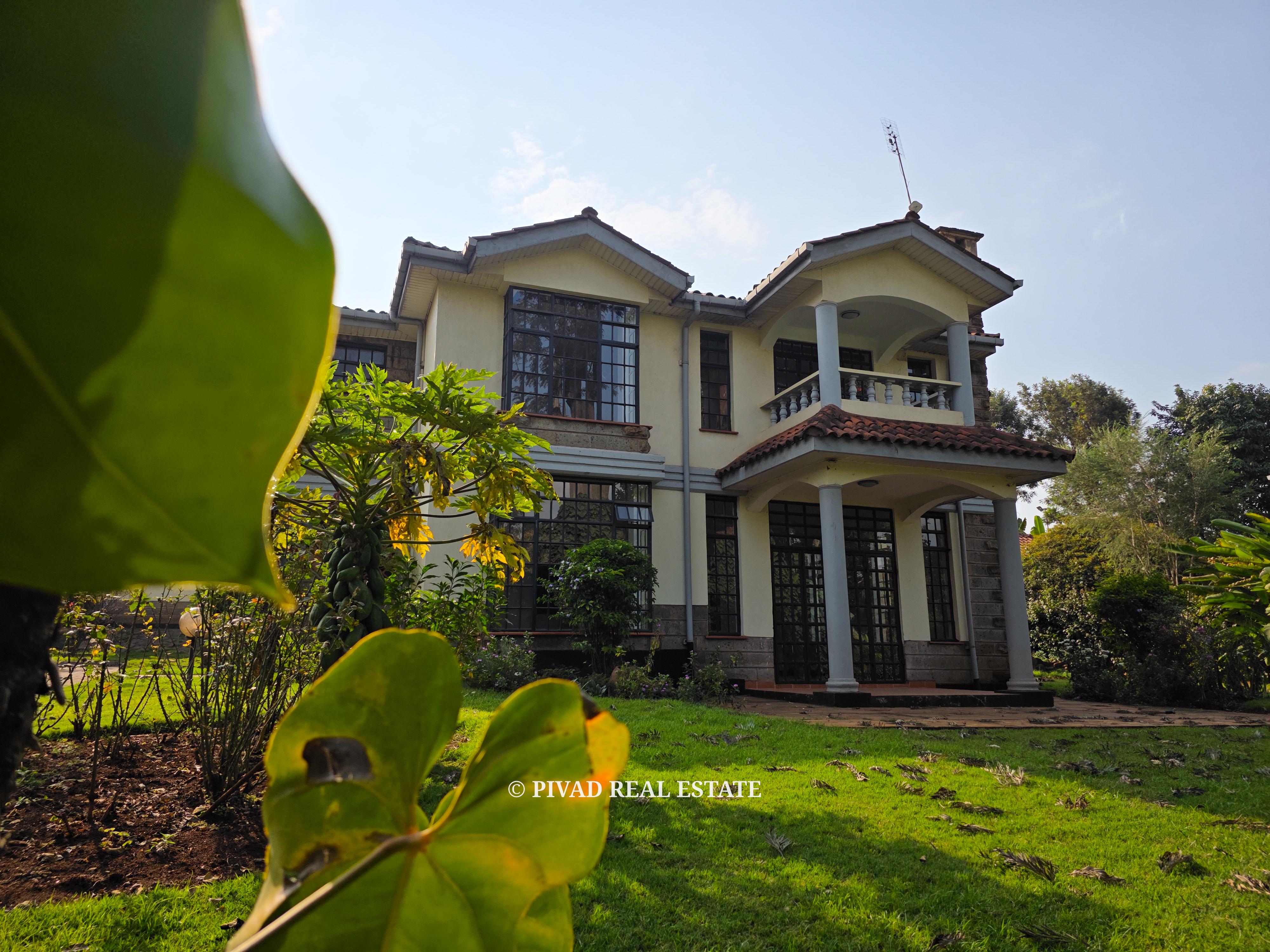4 Bedroom House For Sale in Rosslyn
