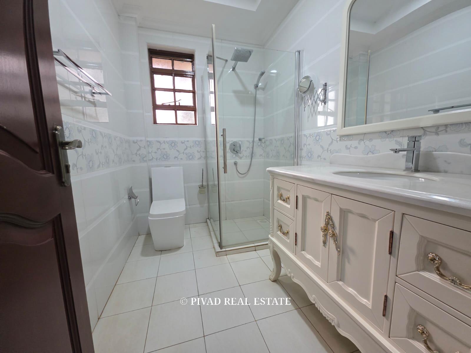5 Bedroom House Available For Sale in Runda, Eliud Mathu Street