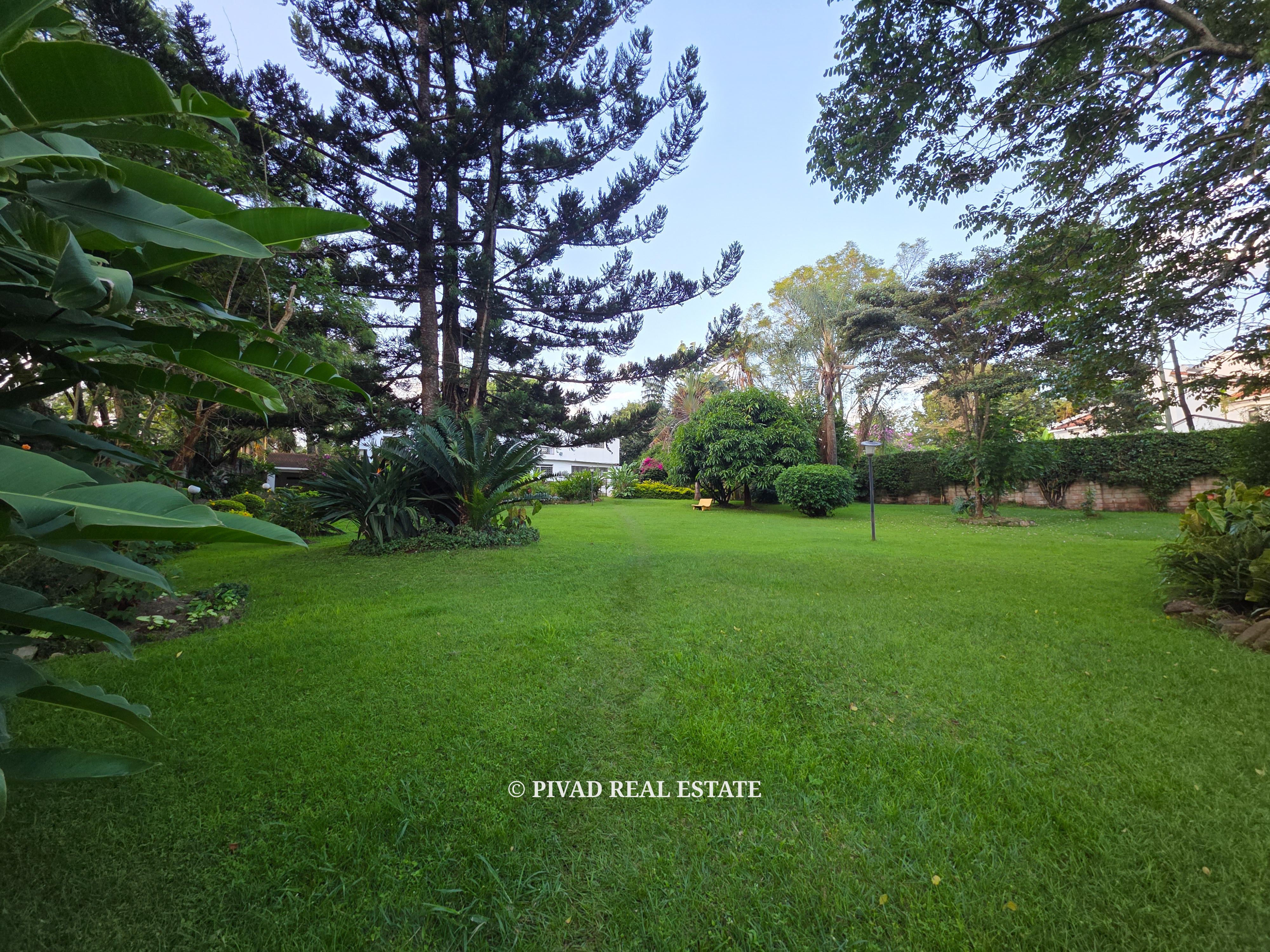 1 Acre Flat Land Available For Sale in Thigiri Estate