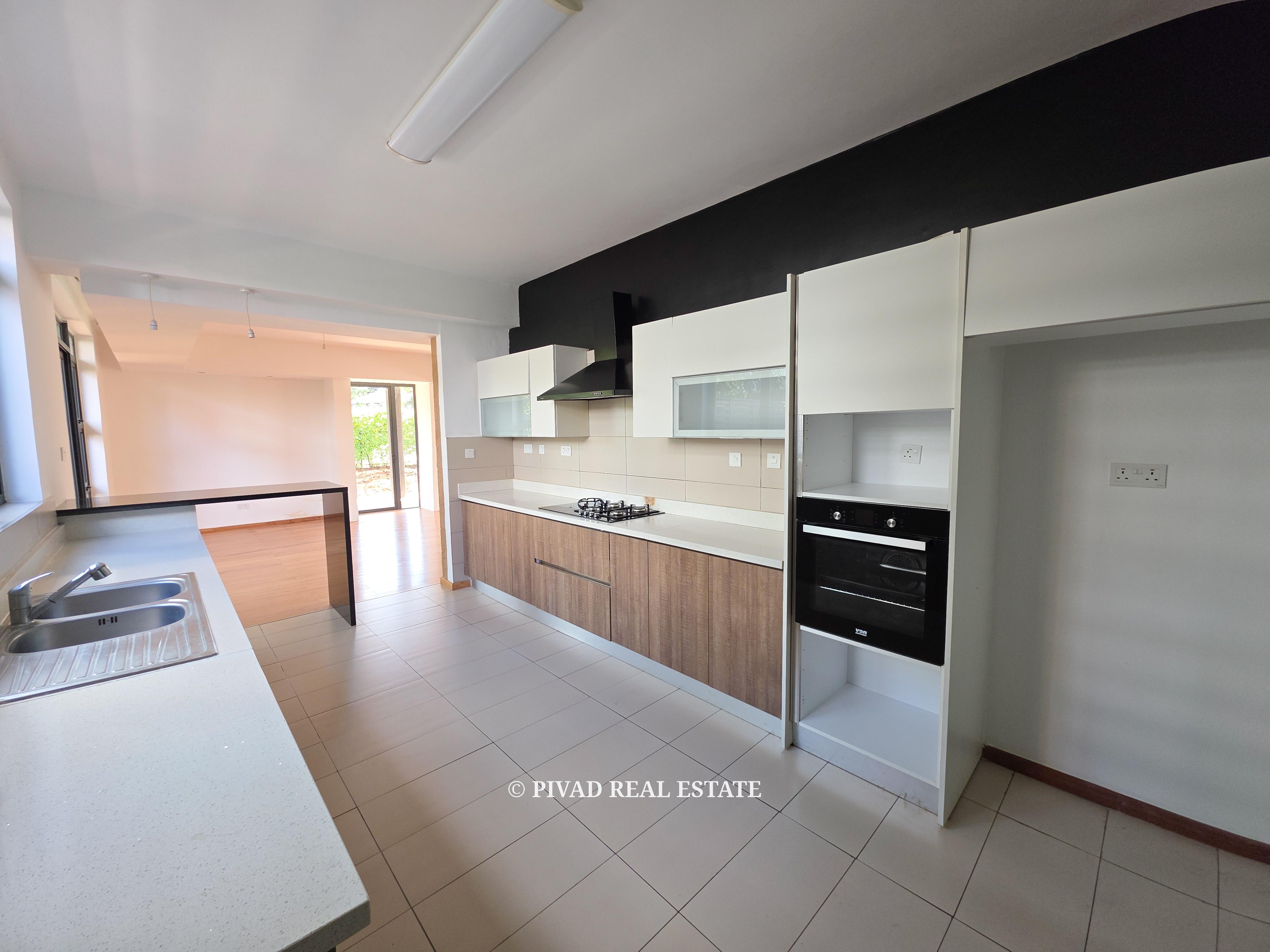4 Bedroom Townhouse Available For Sale in Garden Estate