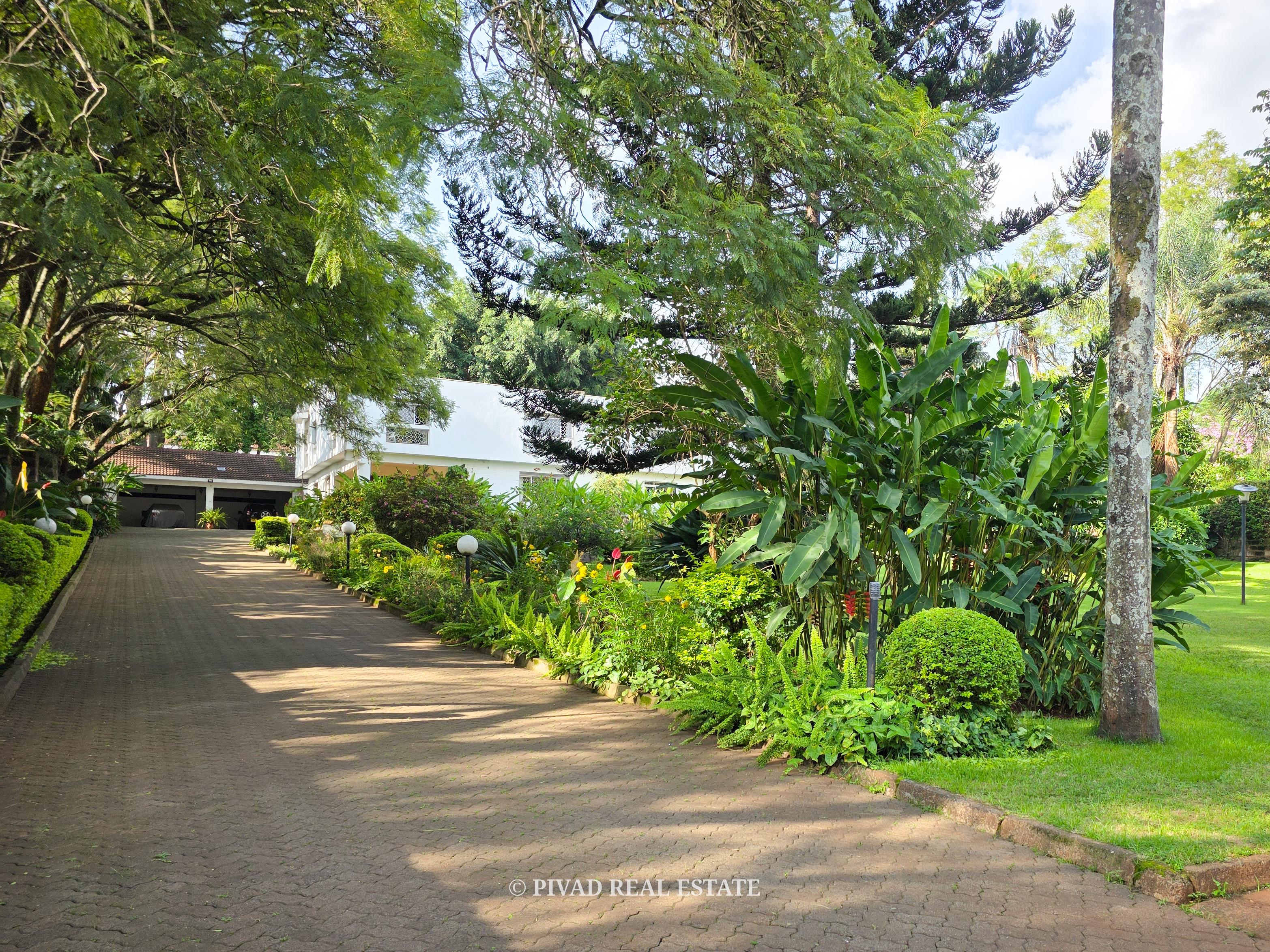 1 Acre Flat Land Available For Sale in Thigiri Estate