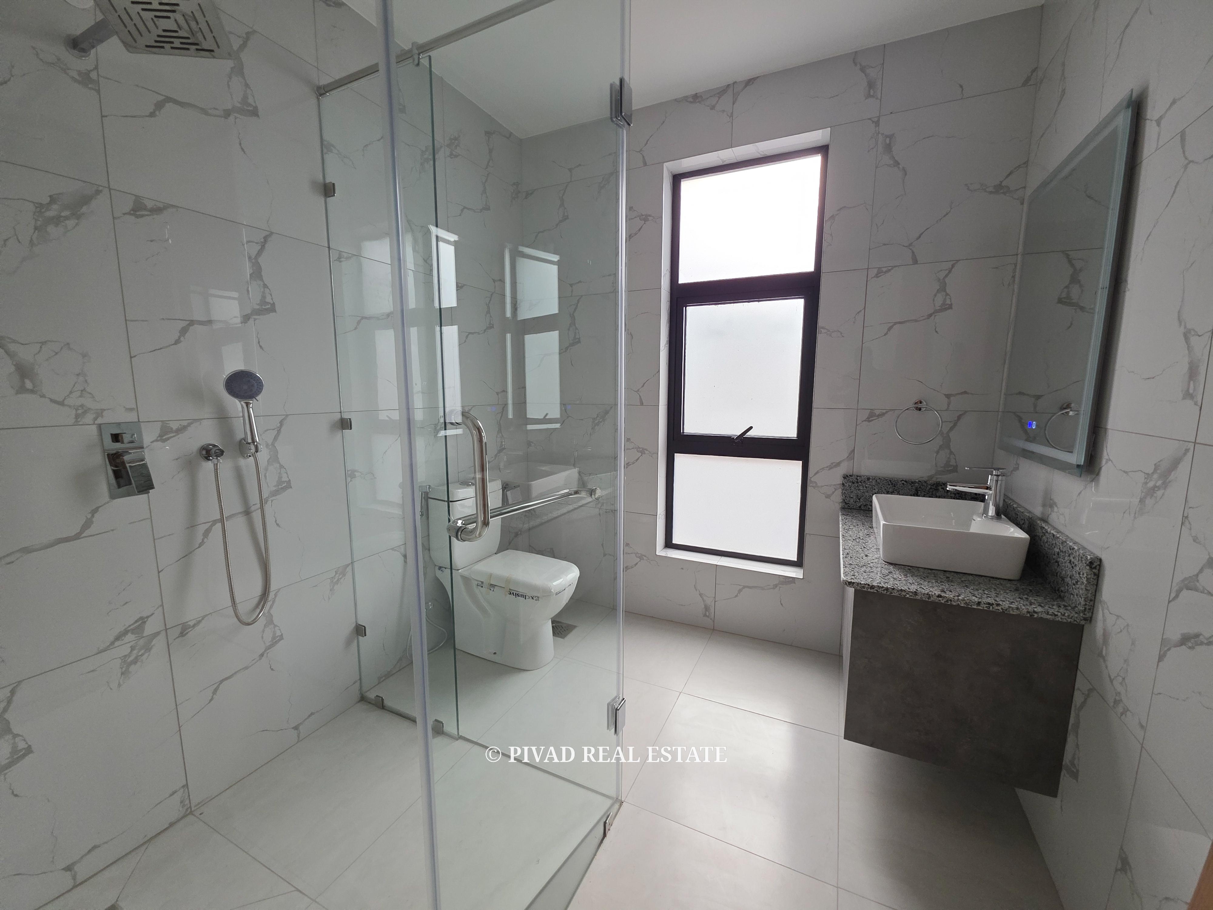 Modern 4 Bedroom Houses available for sale in Membley