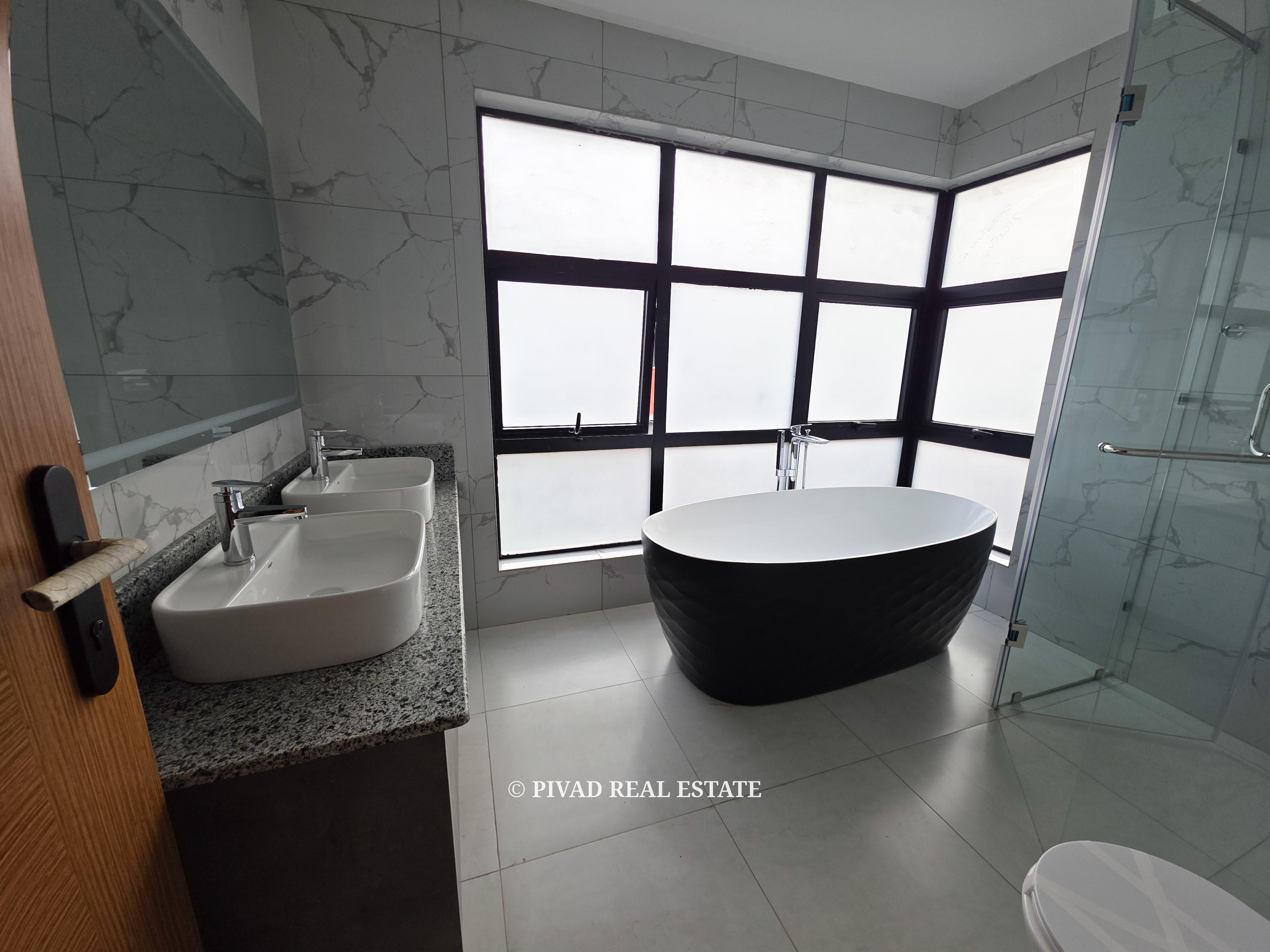 Modern 4 Bedroom Houses available for sale in Membley