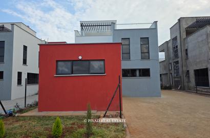 Modern 4 Bedroom Houses available for sale in Membley