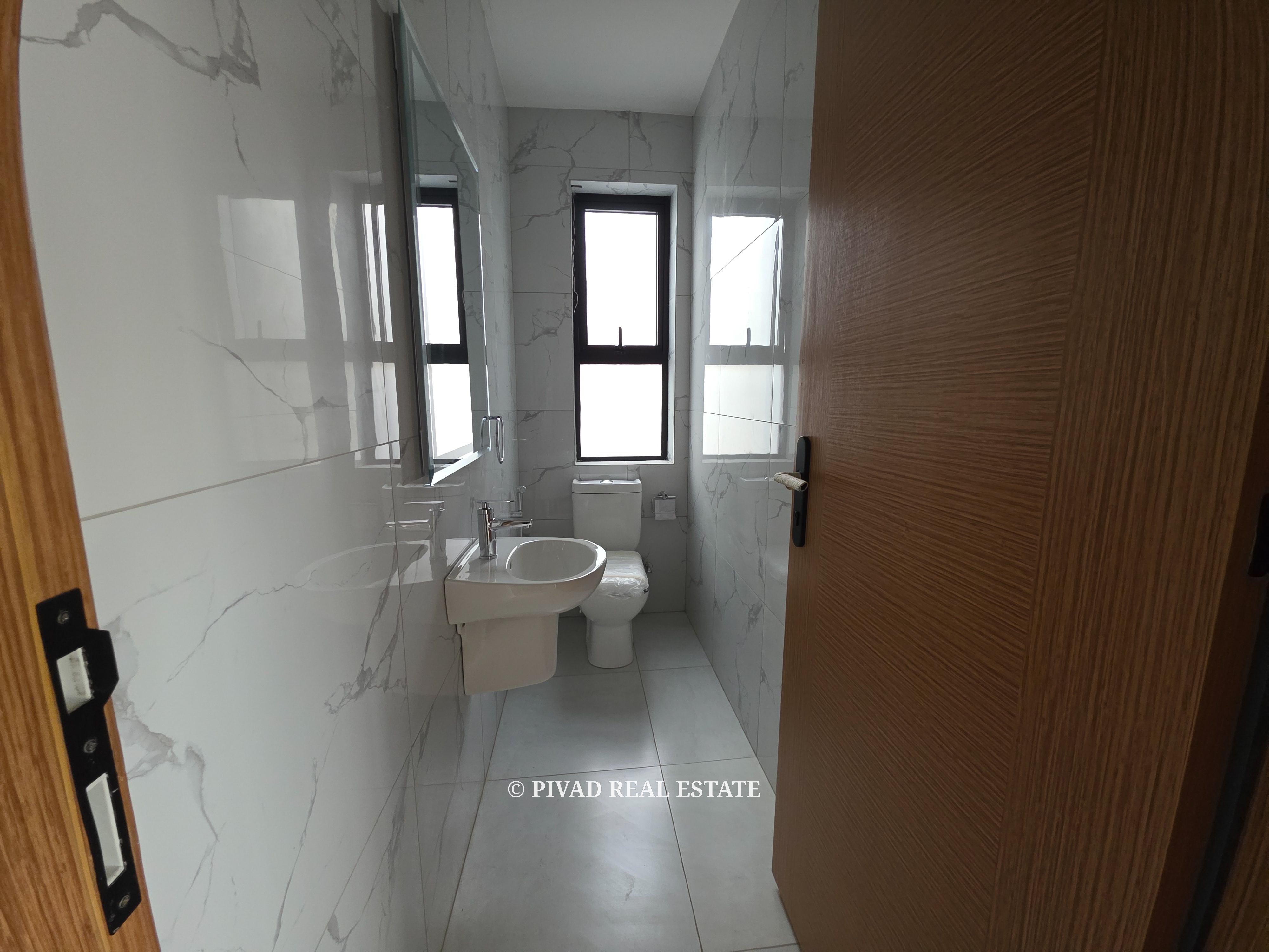 Modern 4 Bedroom Houses available for sale in Membley