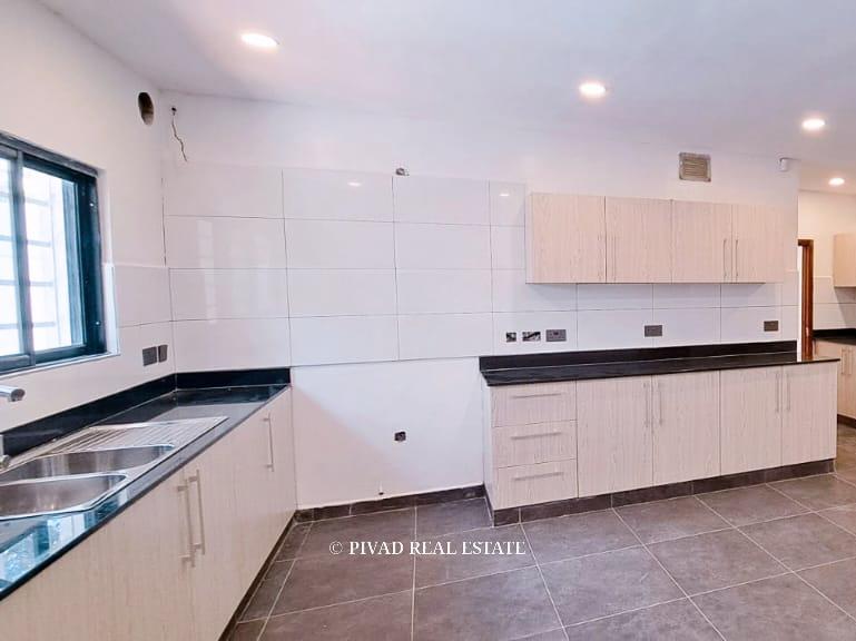 4-Bedroom Standalone Bungalow For Rent in Muthaiga