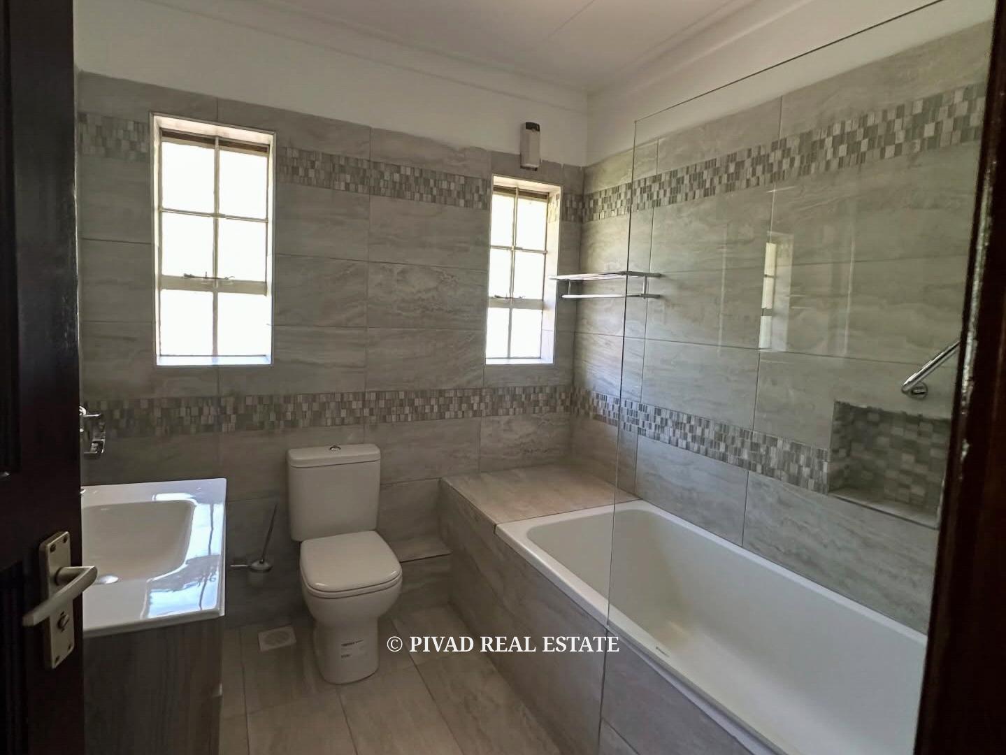 5 Bedroom House Available For Rent in Rosslyn Estate