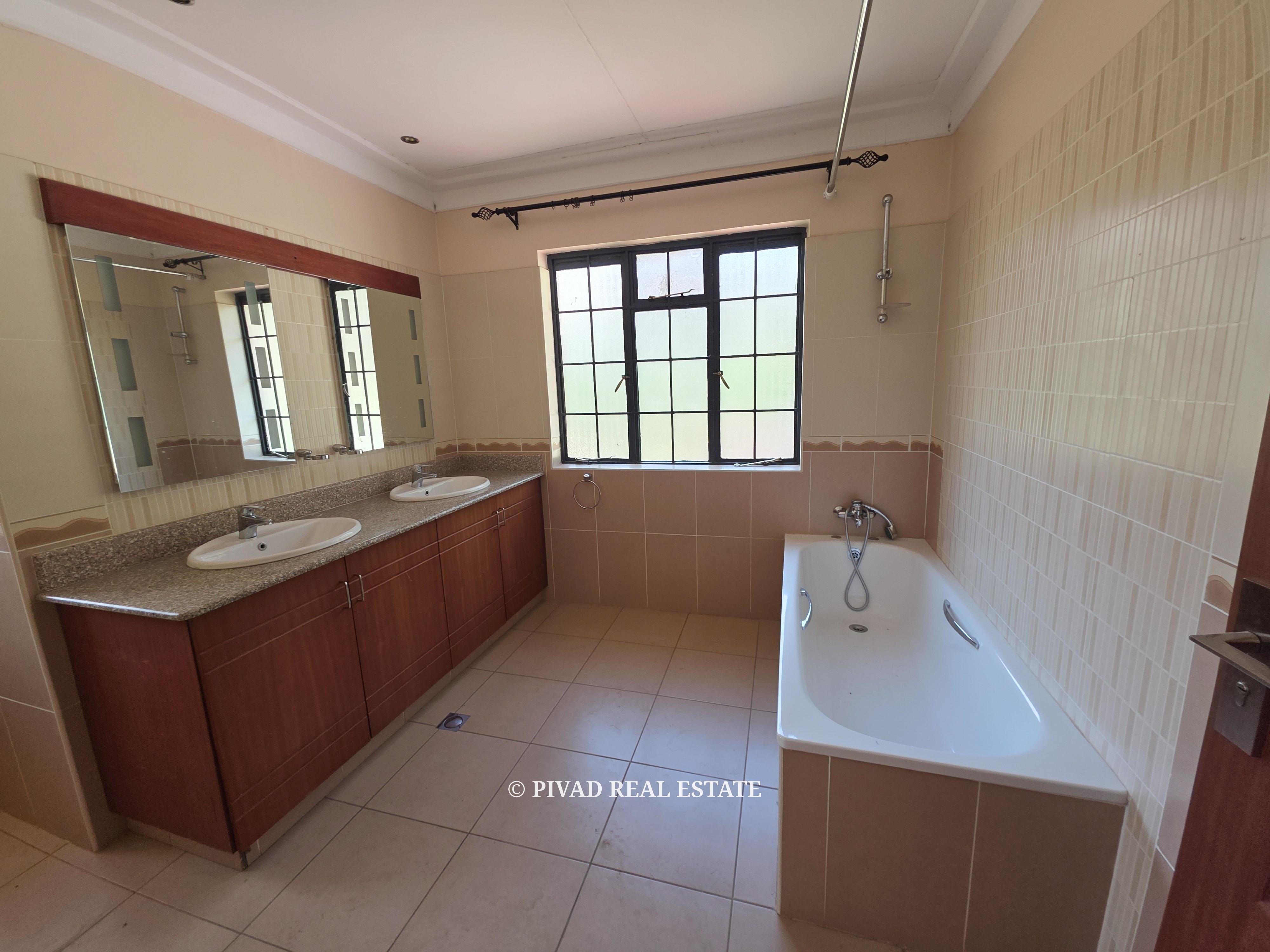 5 Bedroom townhouse available for Sale in Spring Valley
