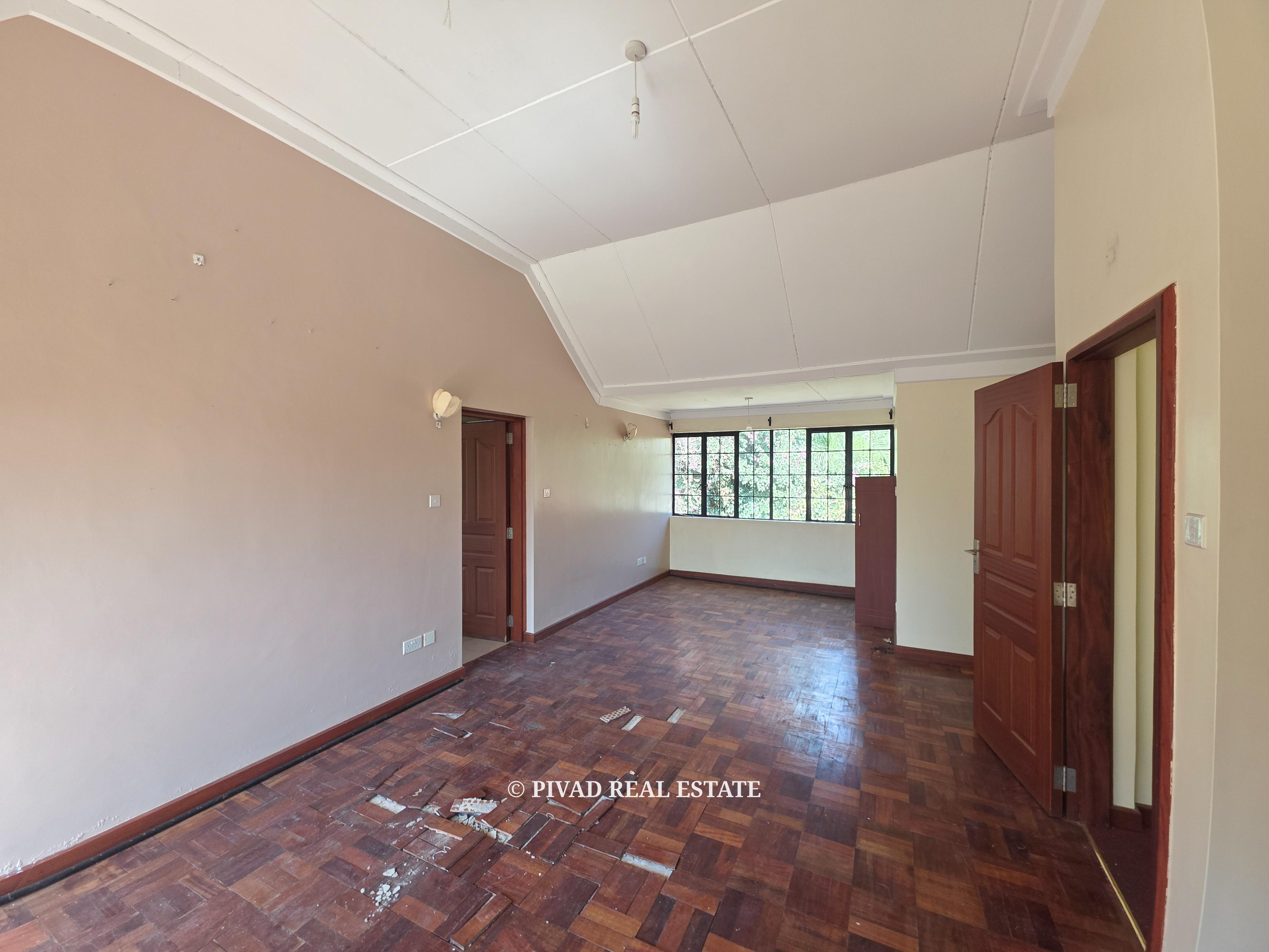 5 Bedroom townhouse available for Sale in Spring Valley