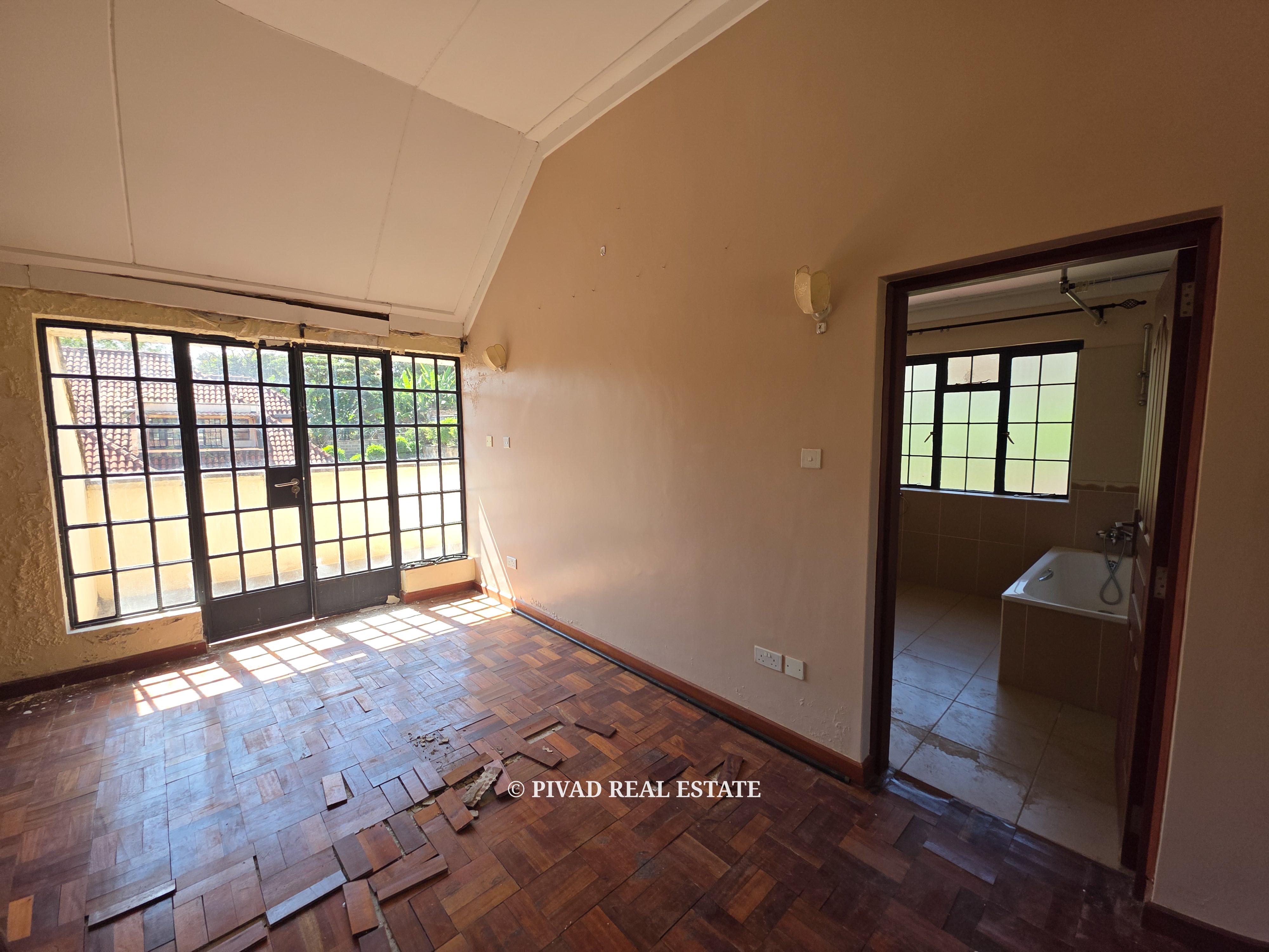 5 Bedroom townhouse available for Sale in Spring Valley
