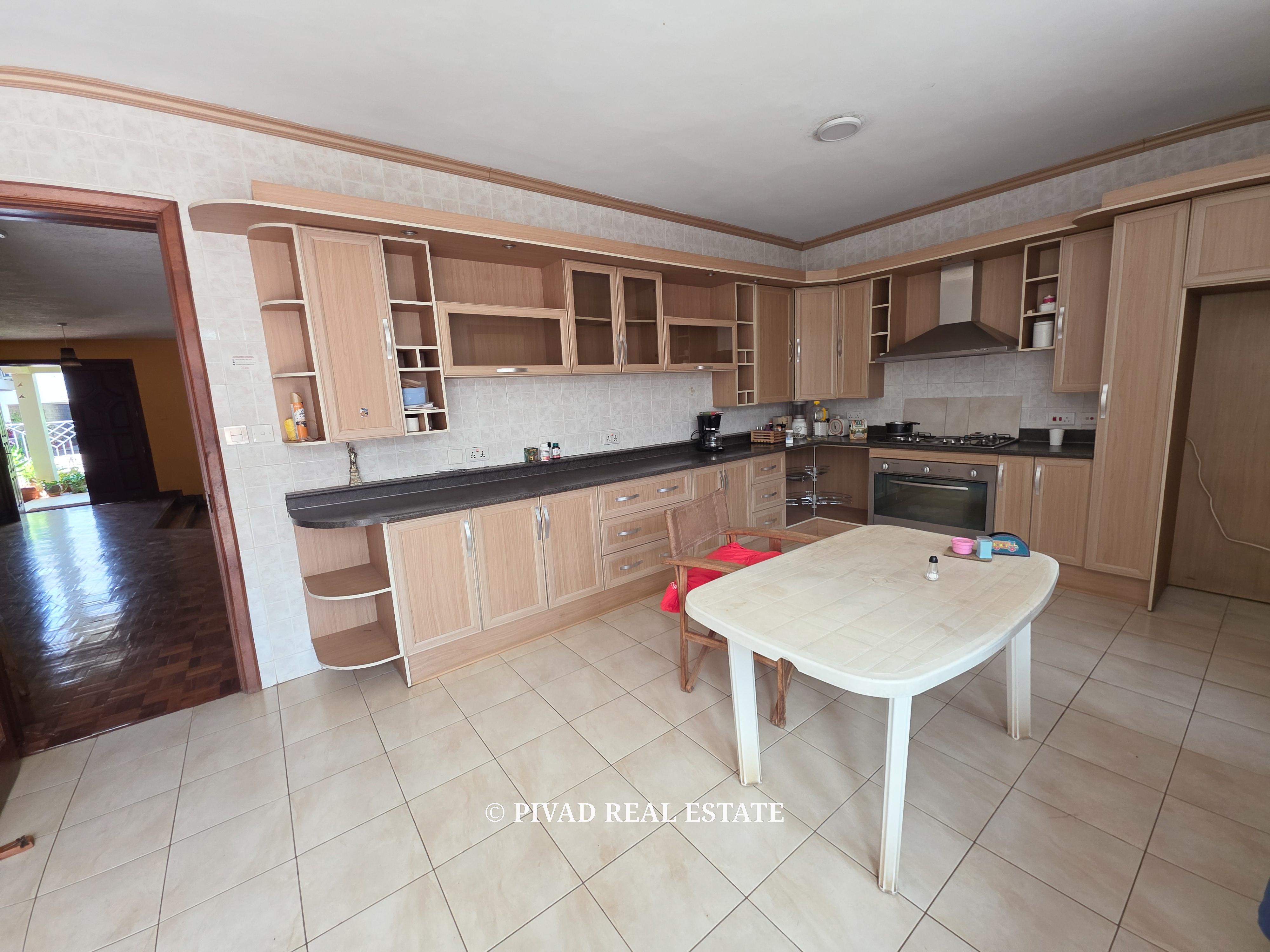 5 Bedroom house available for Sale in Westlands Grevillea Area