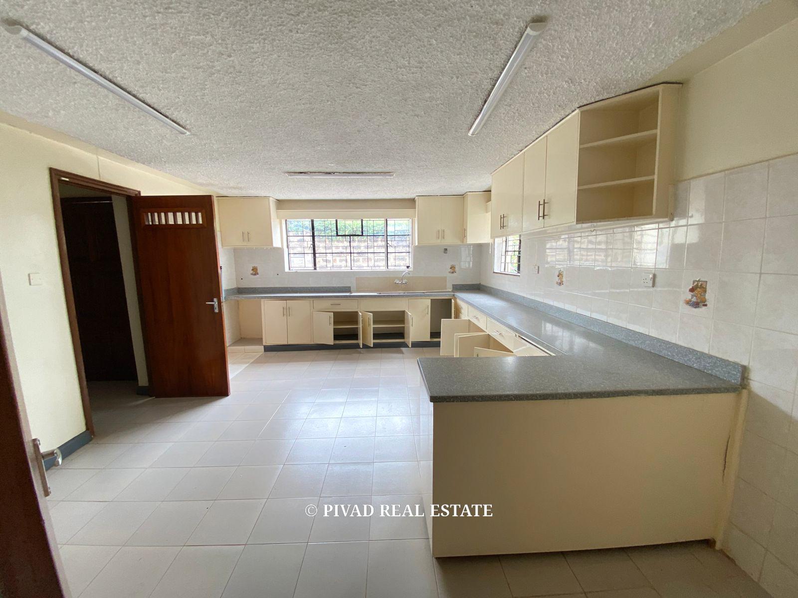 5 Bedroom House For Rent in Runda