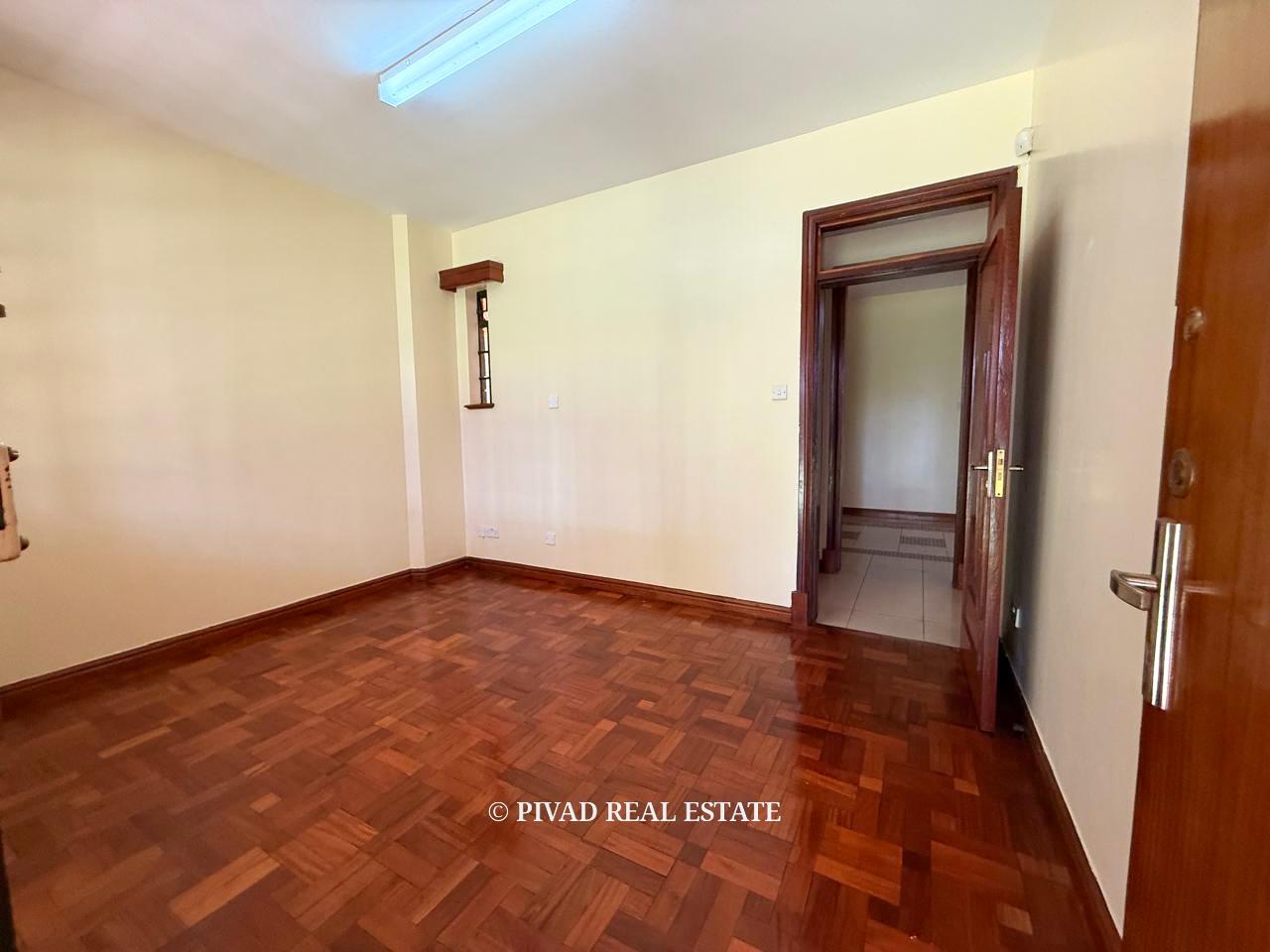 6 bedroom House Available for Sale in Nyari Estate