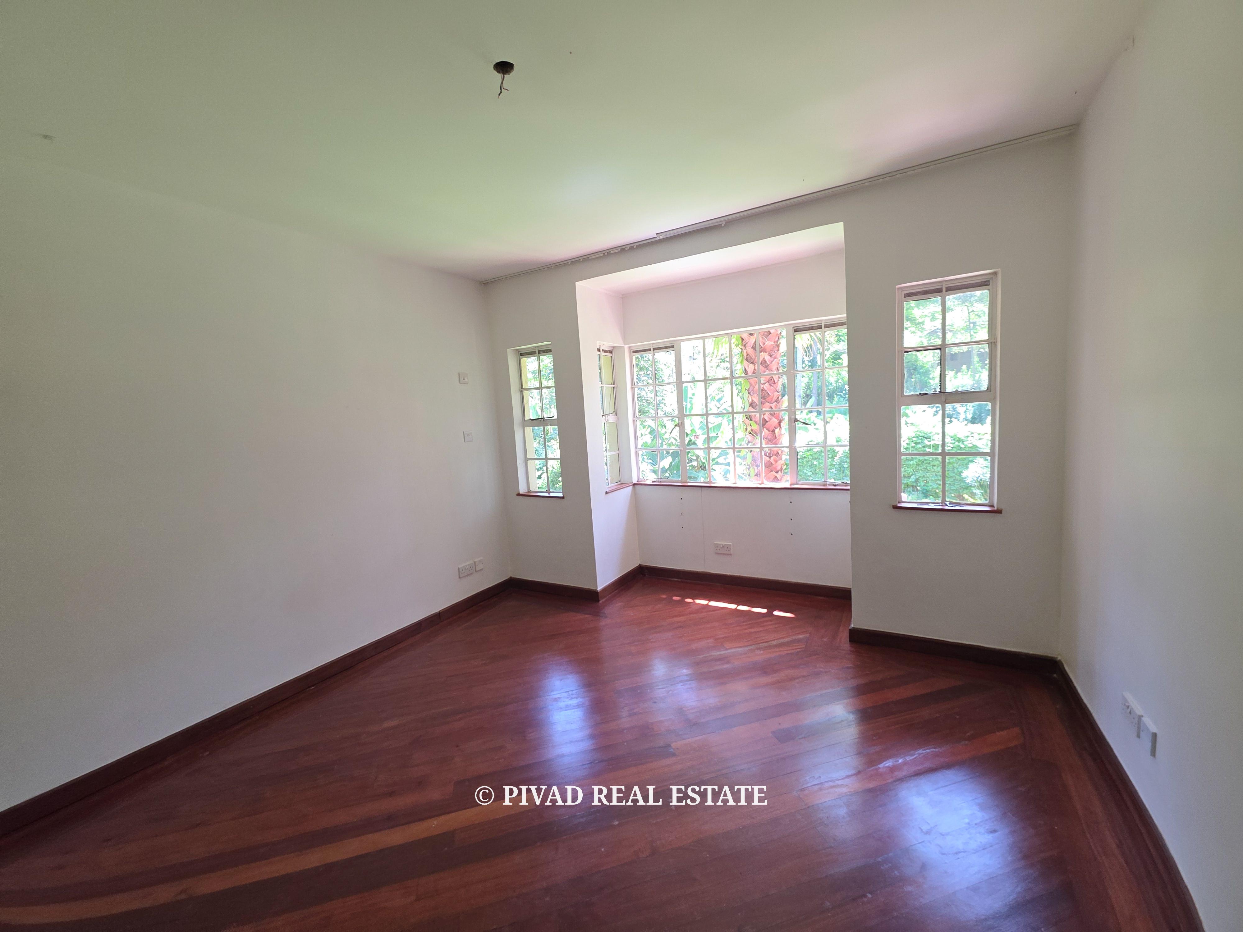 5 Bedroom House Available For Rent in Rosslyn Estate