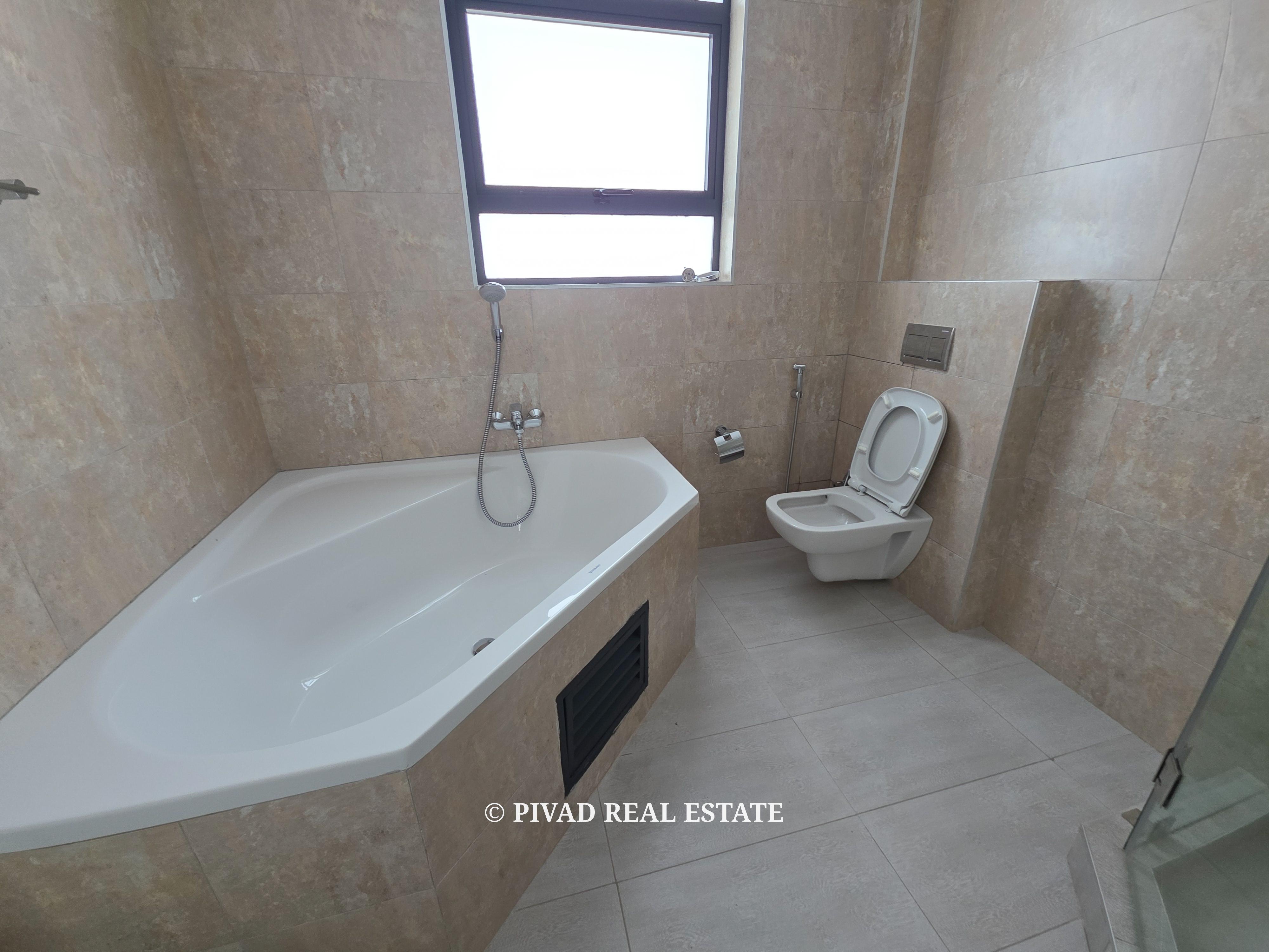 5 Bedroom House For Rent in Fivestar Paradise, Runda