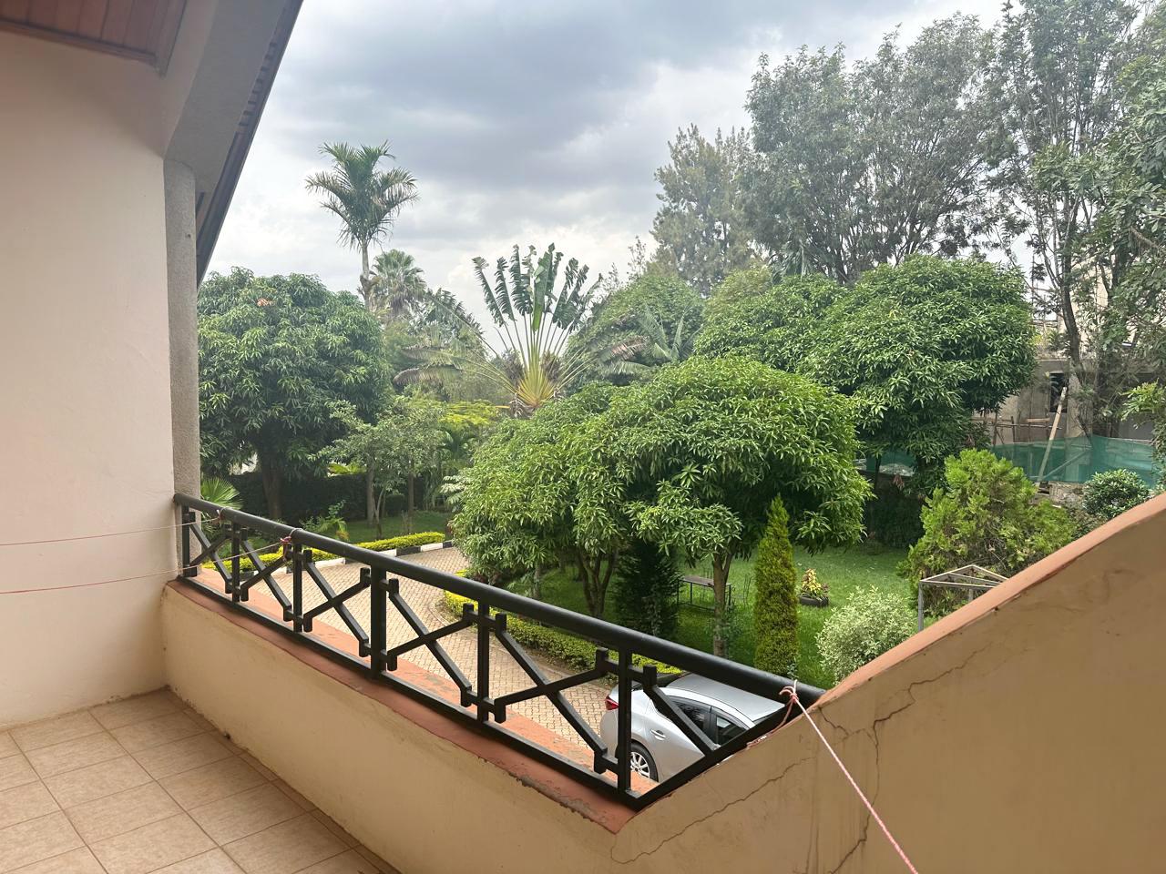 7 bedroom House available For Sale in Nyari Estate