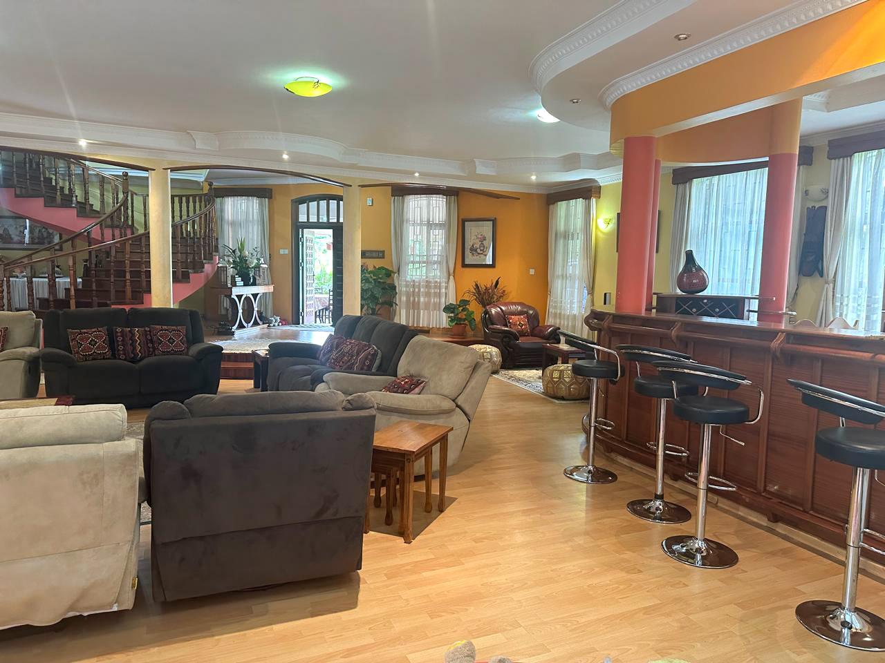 7 bedroom House available For Sale in Nyari Estate