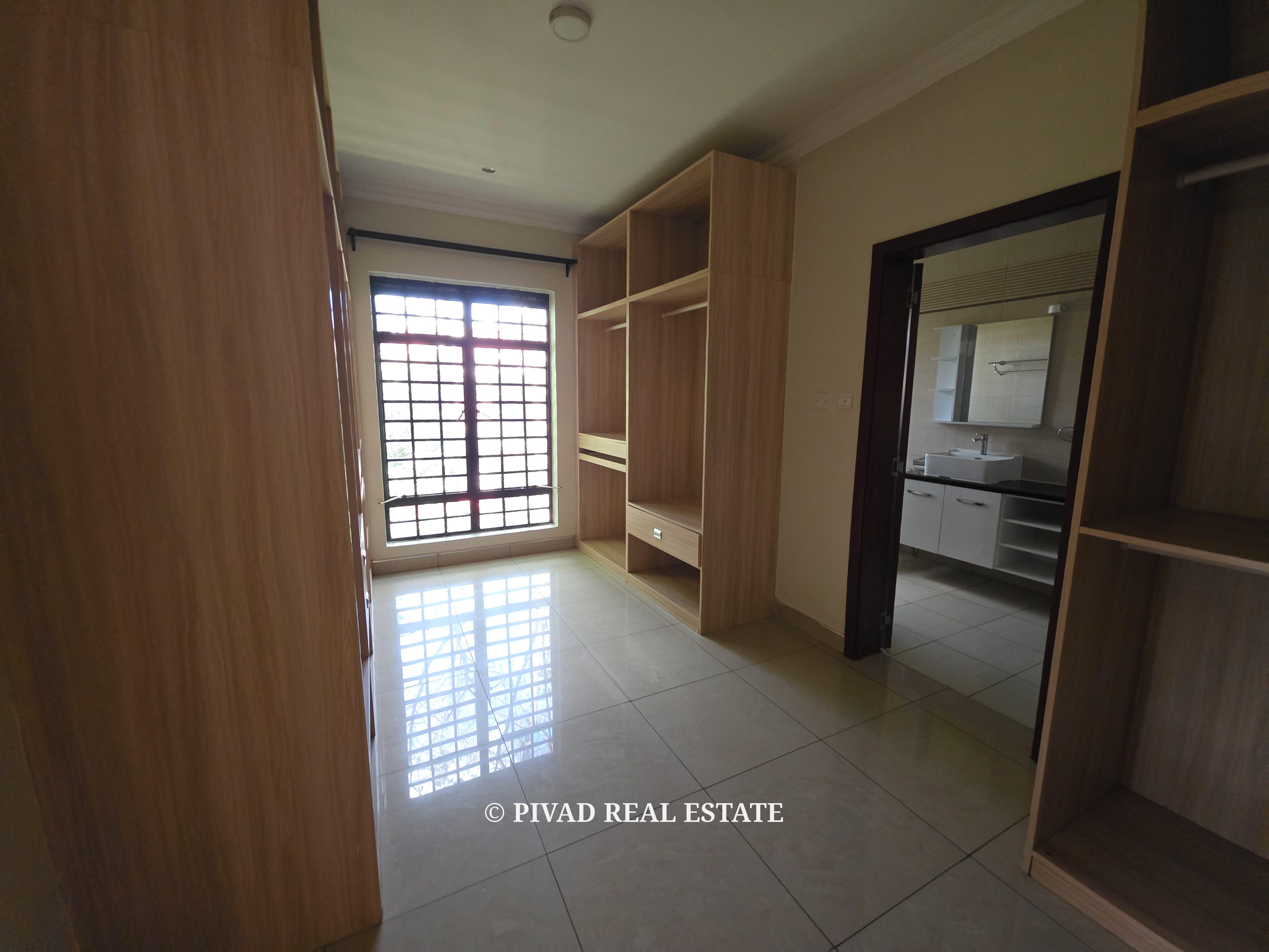 4 Bedroom House Available For Sale in New Runda