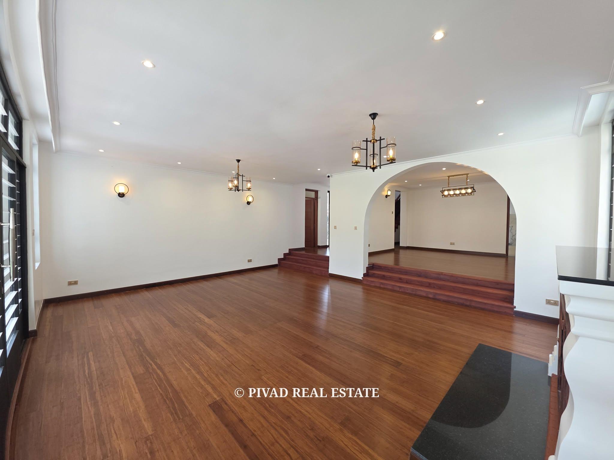6 Bedroom House Available For Sale in Runda