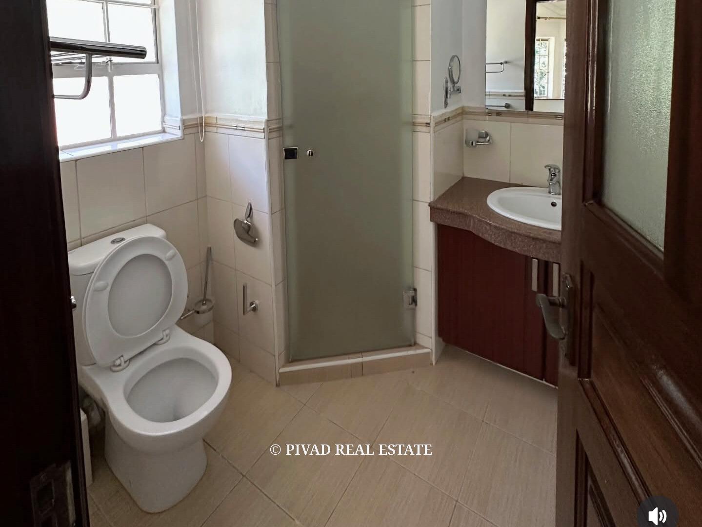 5 Bedroom House Available For Rent in Rosslyn Estate