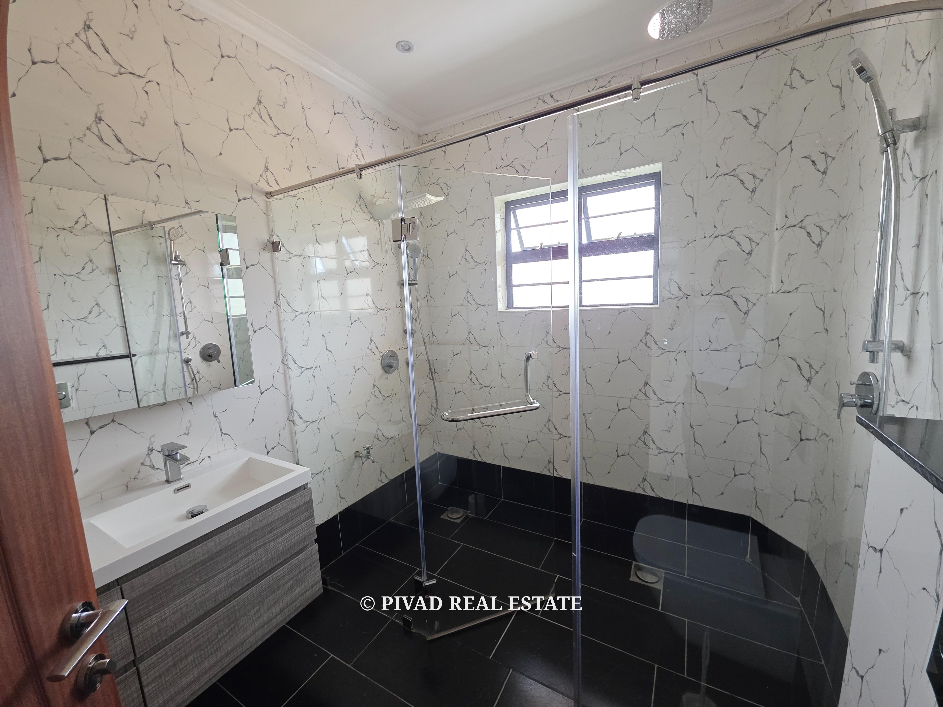 5 Bedroom House For Rent at Runda Paradise