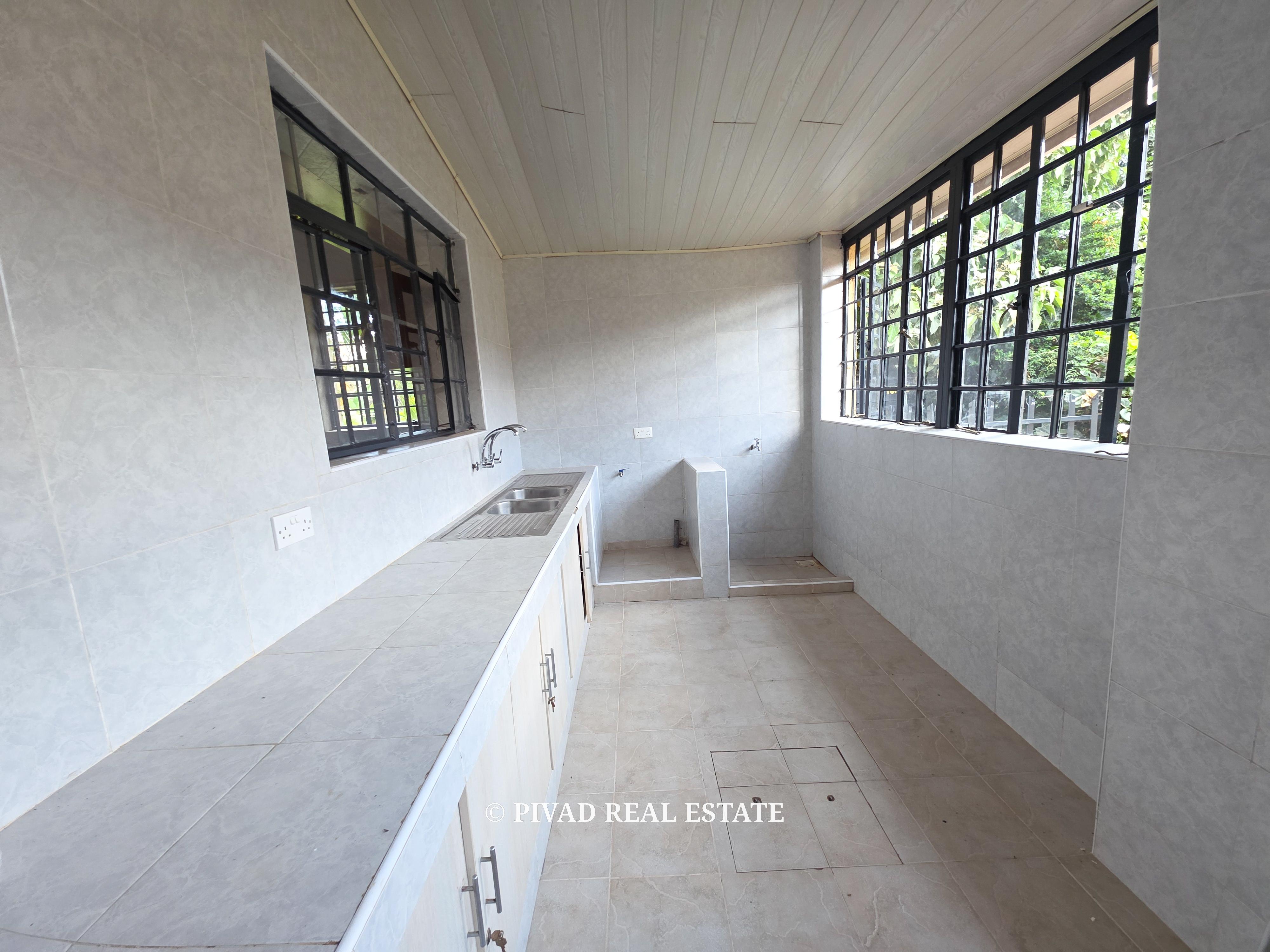 5 Bedroom House Available For Rent in New Kitisuru.