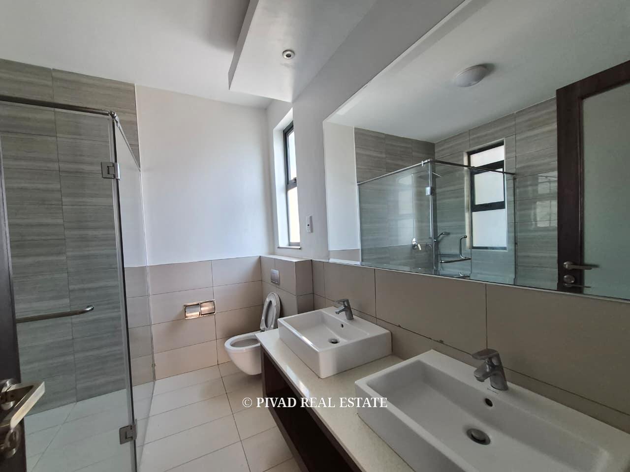 4 Bedroom Townhouse Available For Resale in Garden Estate