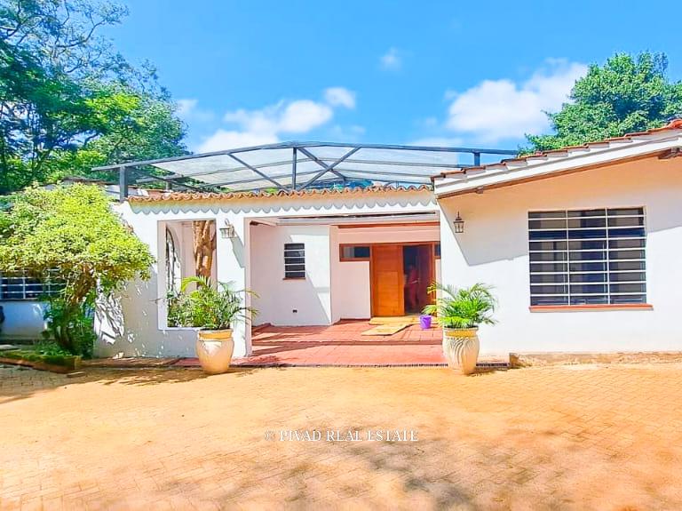 4-Bedroom Standalone Bungalow For Rent in Muthaiga