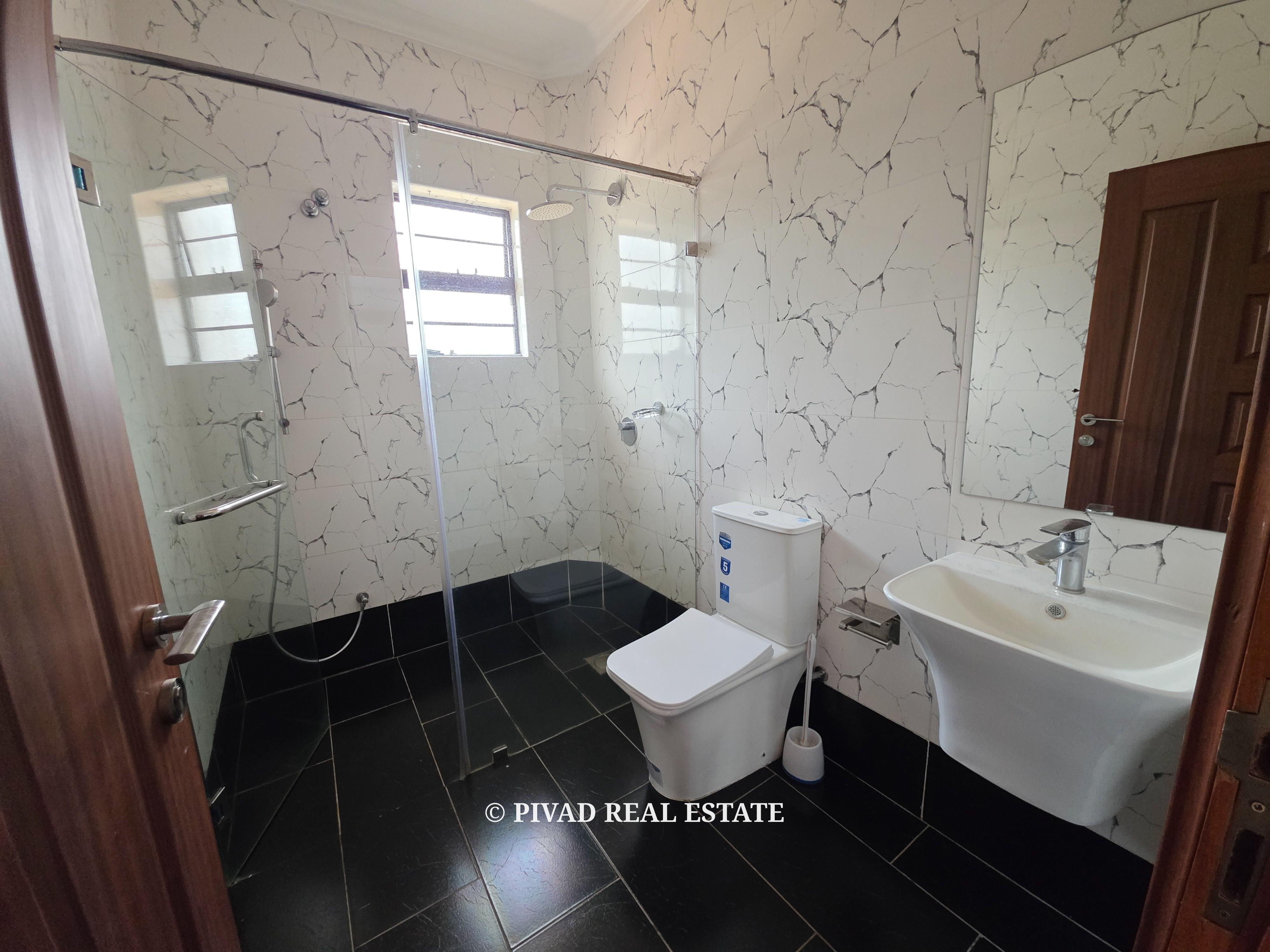 5 Bedroom House For Rent at Runda Paradise