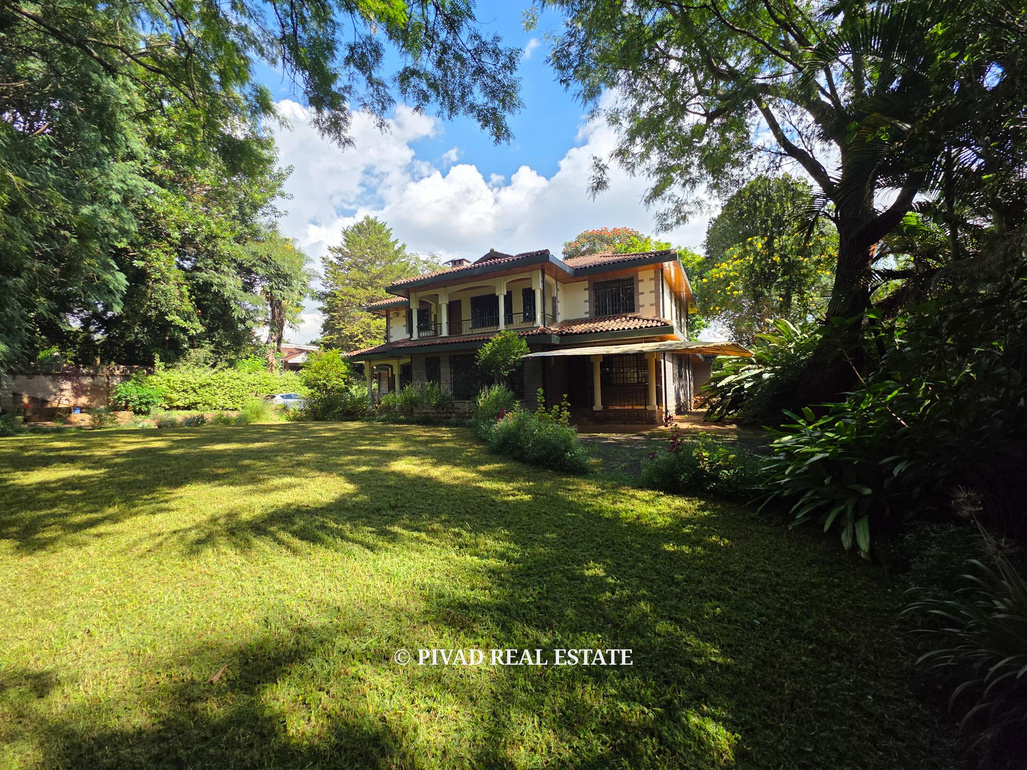 6 bedroom House Available for Sale in Nyari Estate.
