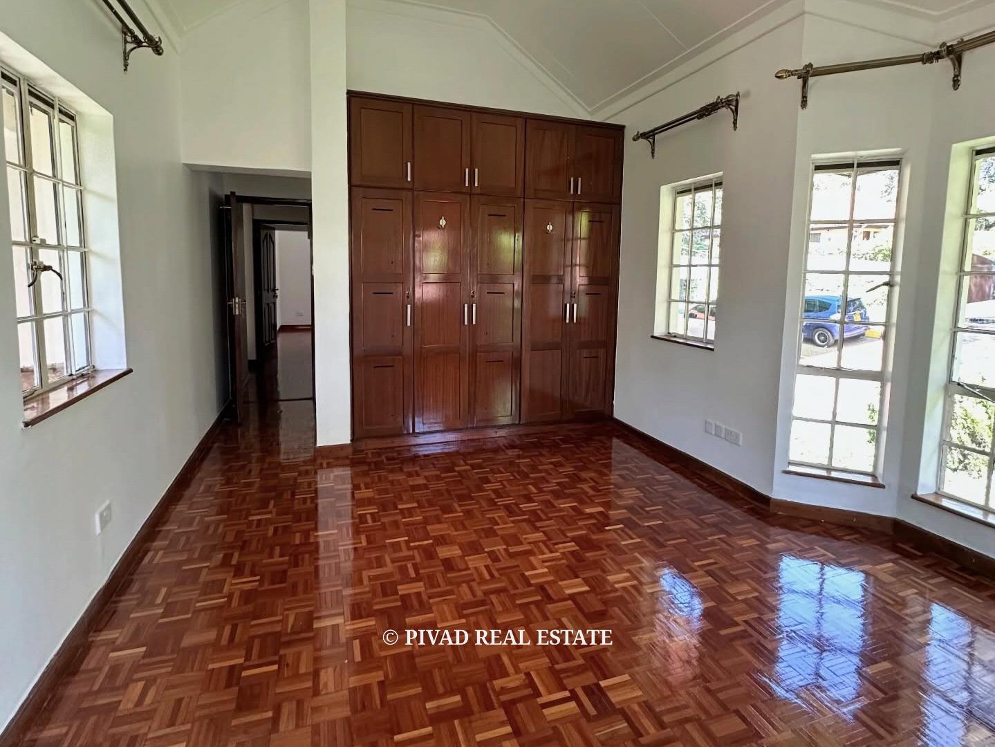 5 Bedroom House Available For Rent in Rosslyn Estate