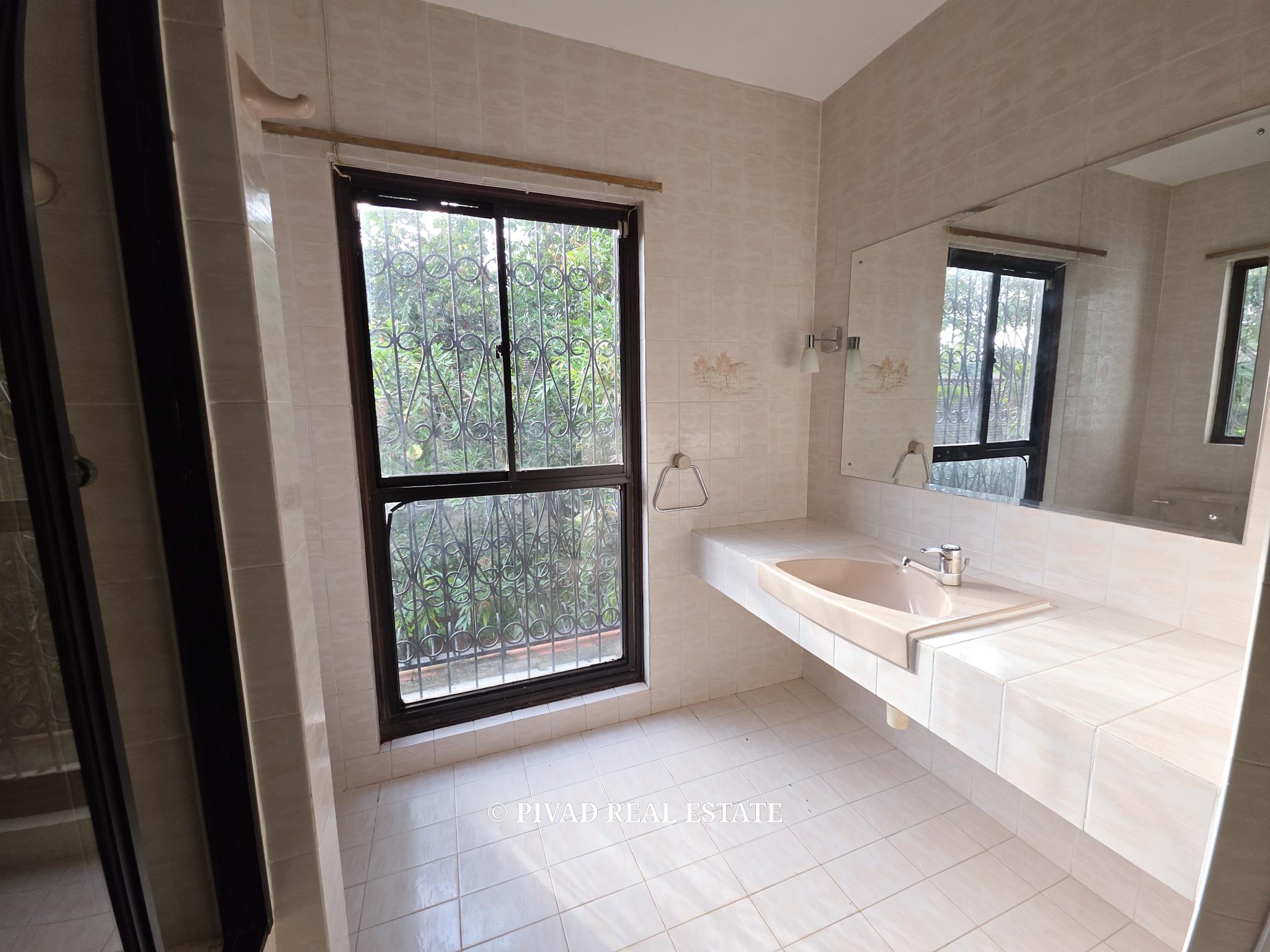 5 Bedroom House Available For Rent in Old Muthaiga