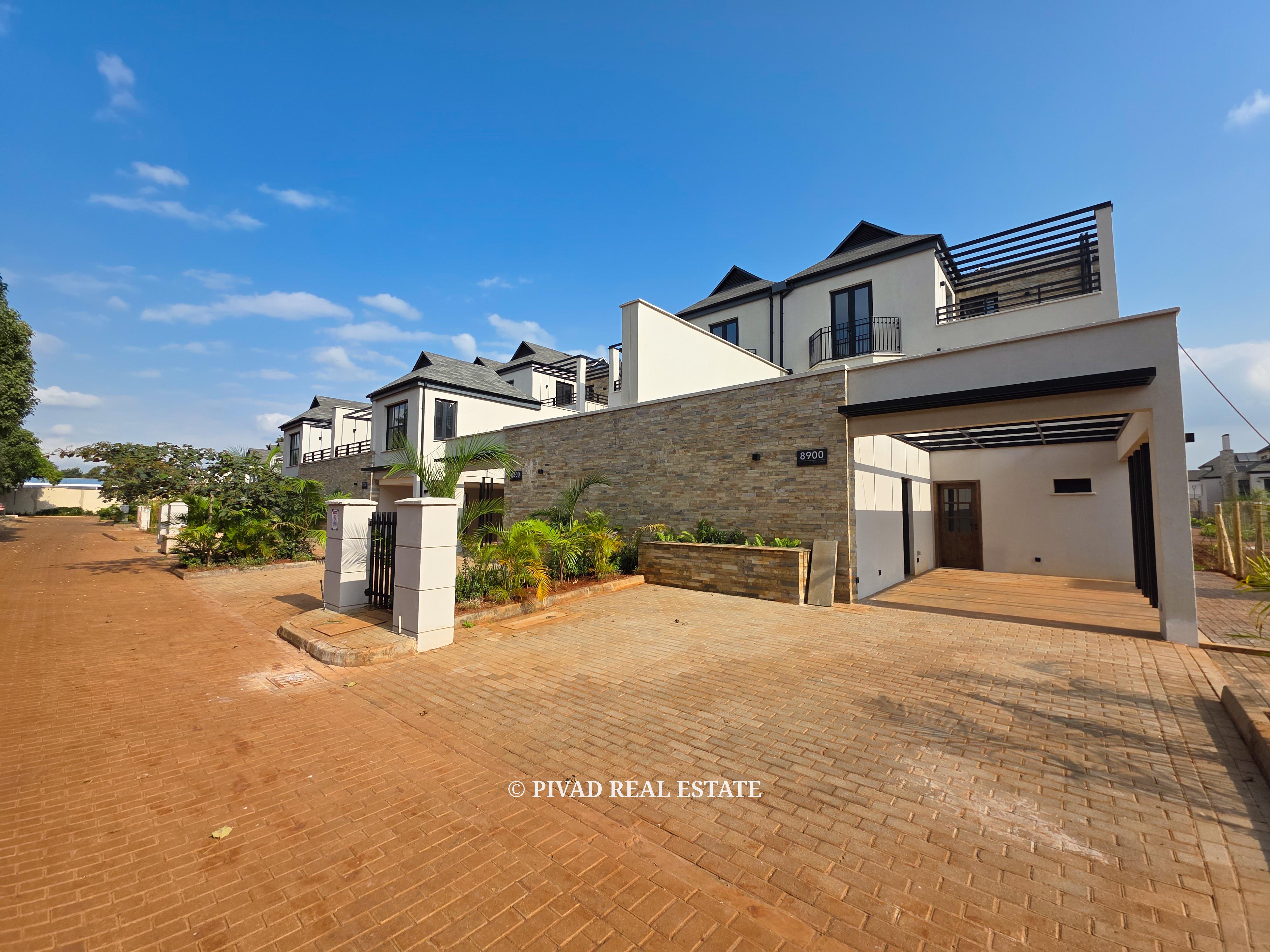 4 Bedroom Townhouse Available For Sale in Palm Valley