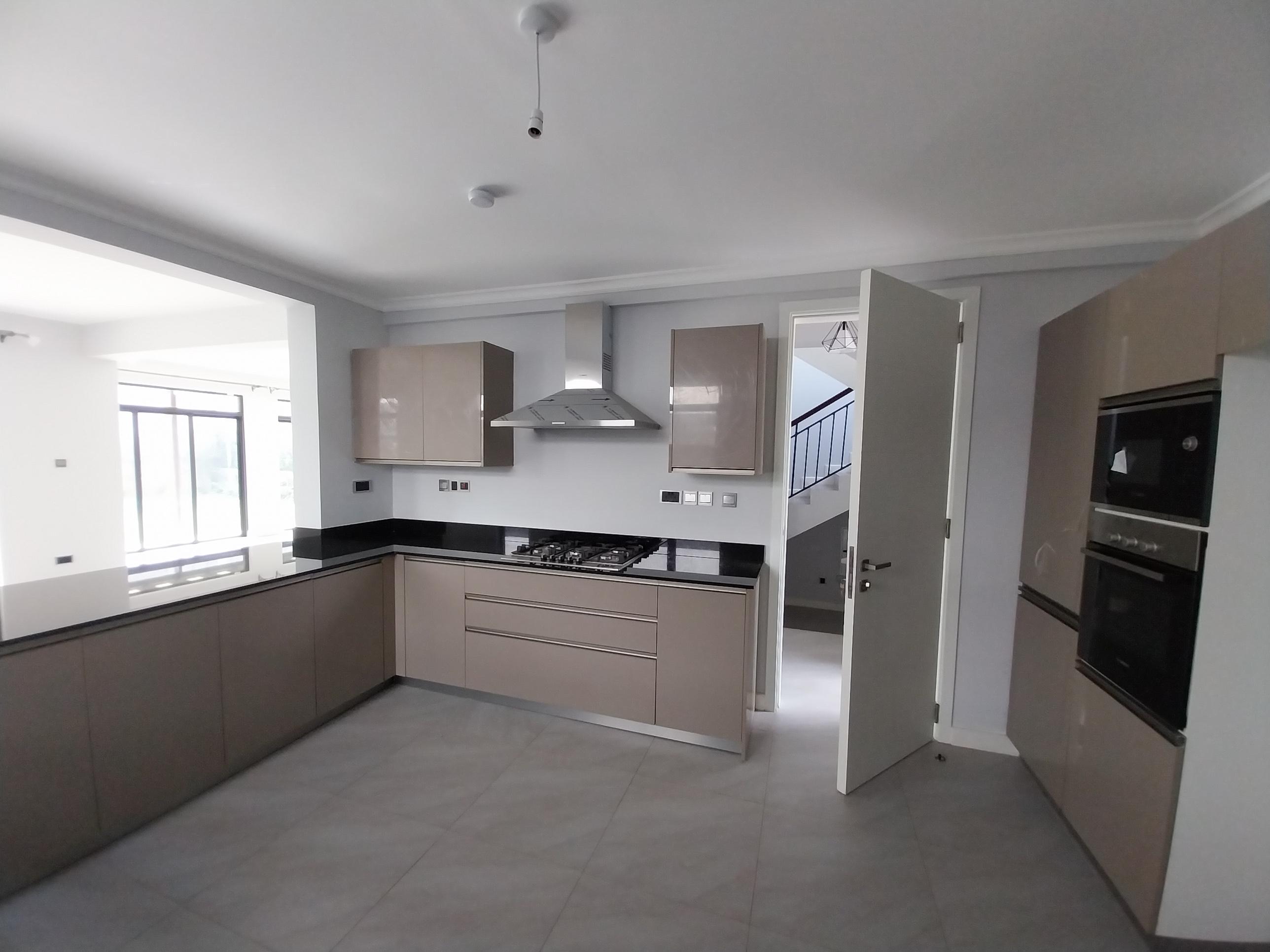 3 Bedroom townhouse available for Rent in Fivestar Paradise, Runda
