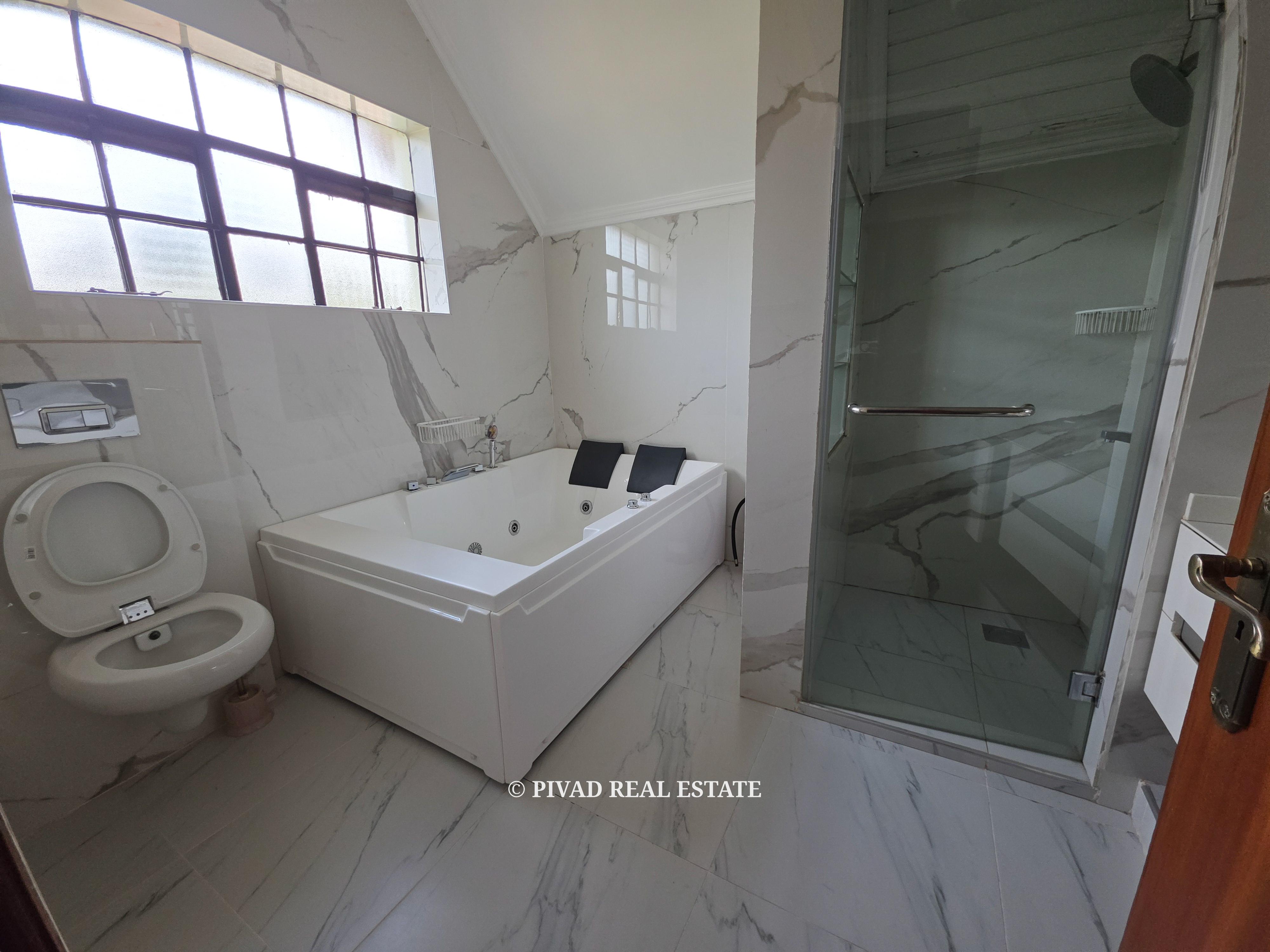 5 Bedroom House for Sale in Garden Estate