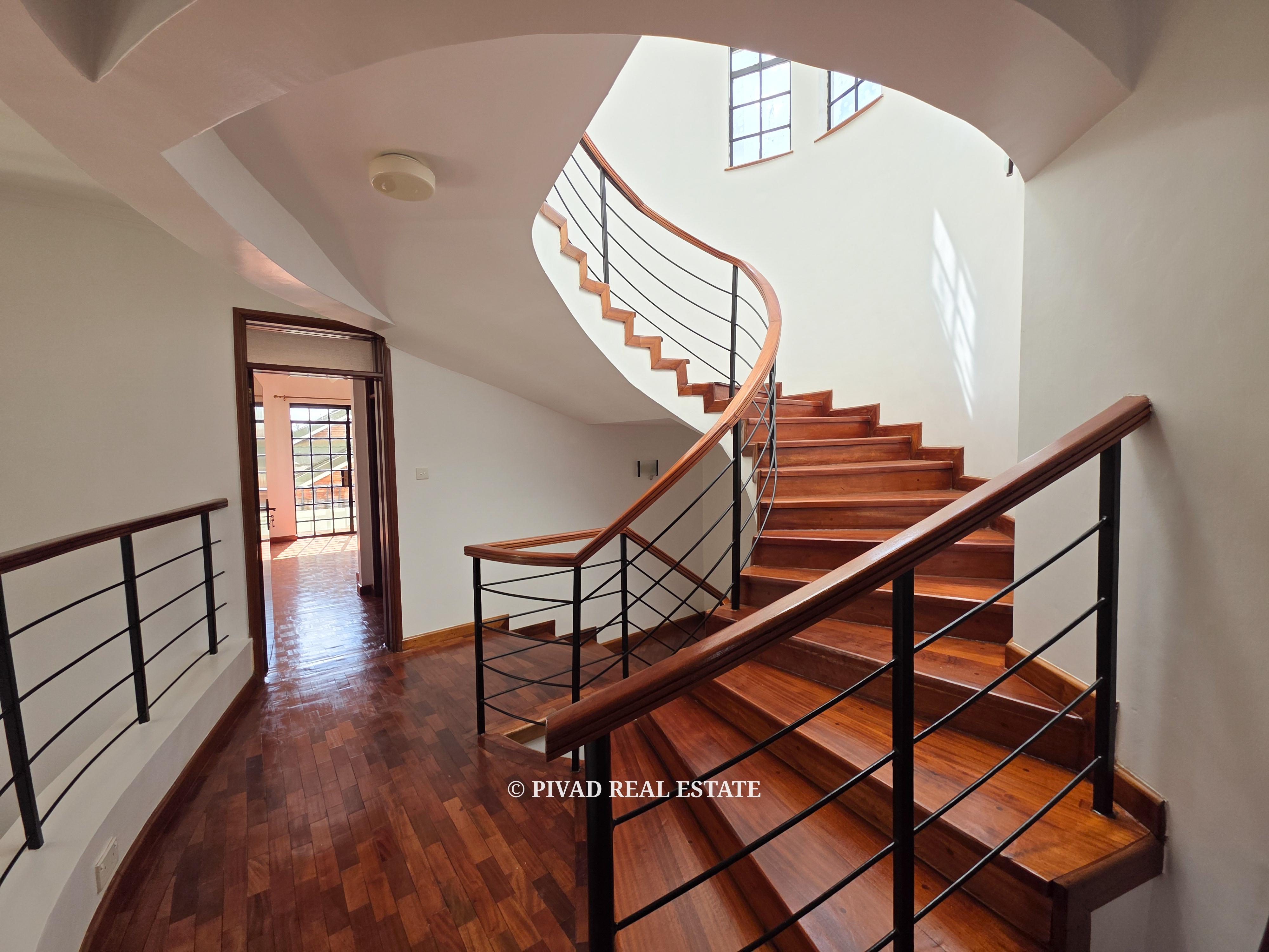 5 Bedroom House for Sale in Garden Estate