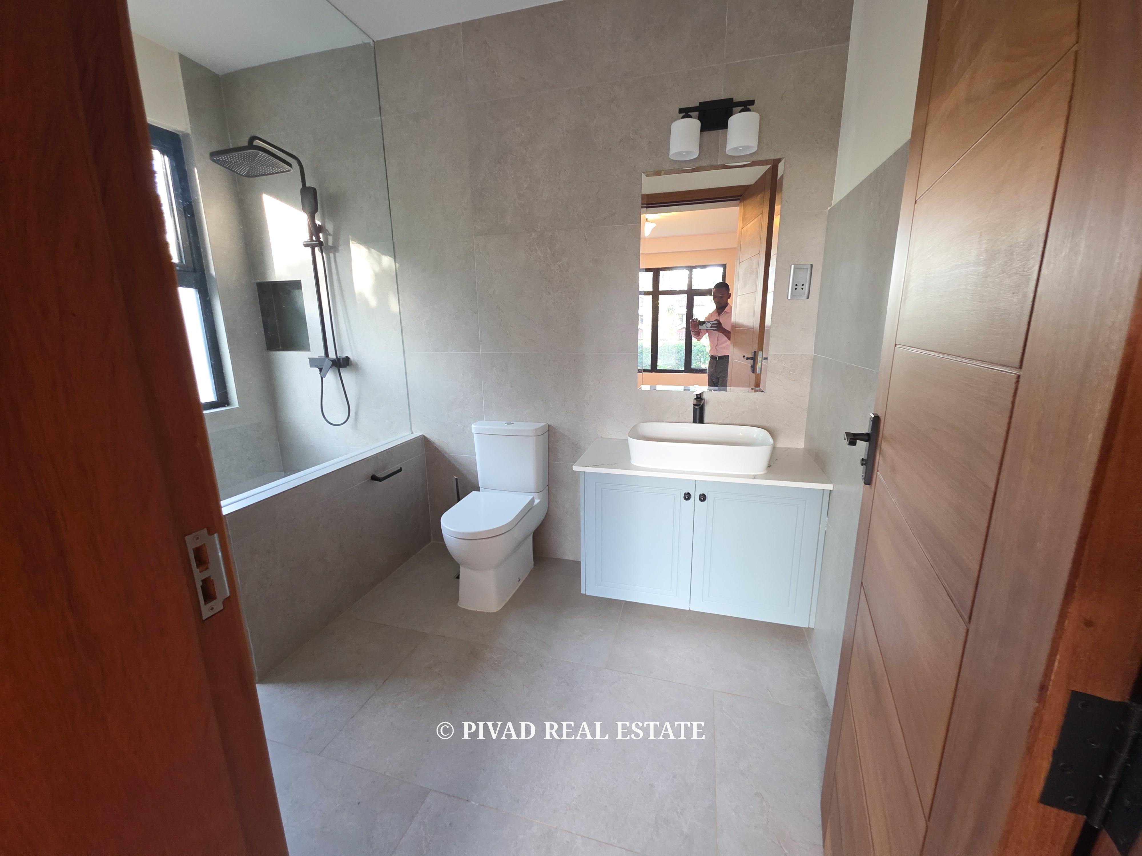 Newly built and Modern 5 bedroom house available for Sale in Runda