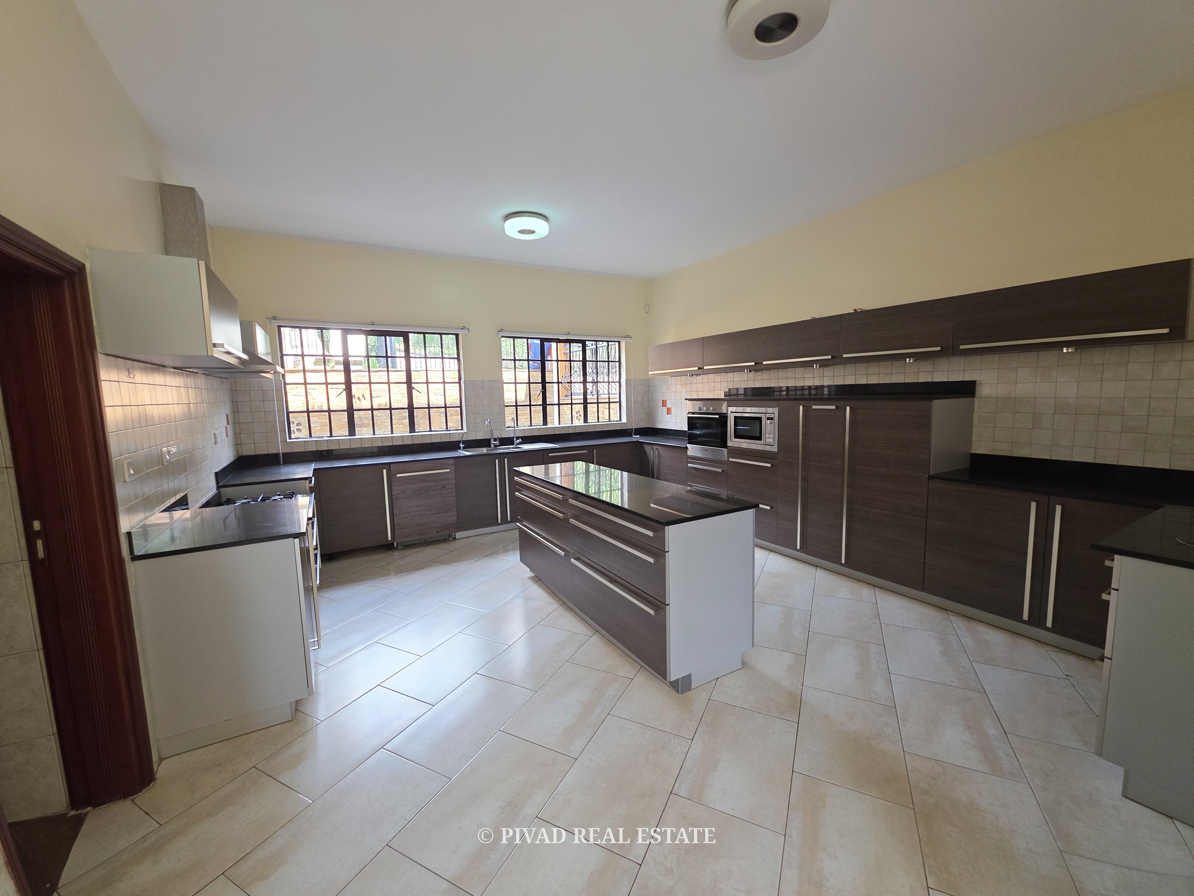 Luxurious 5 Bedroom townhouse available for sale in Lower Kabete