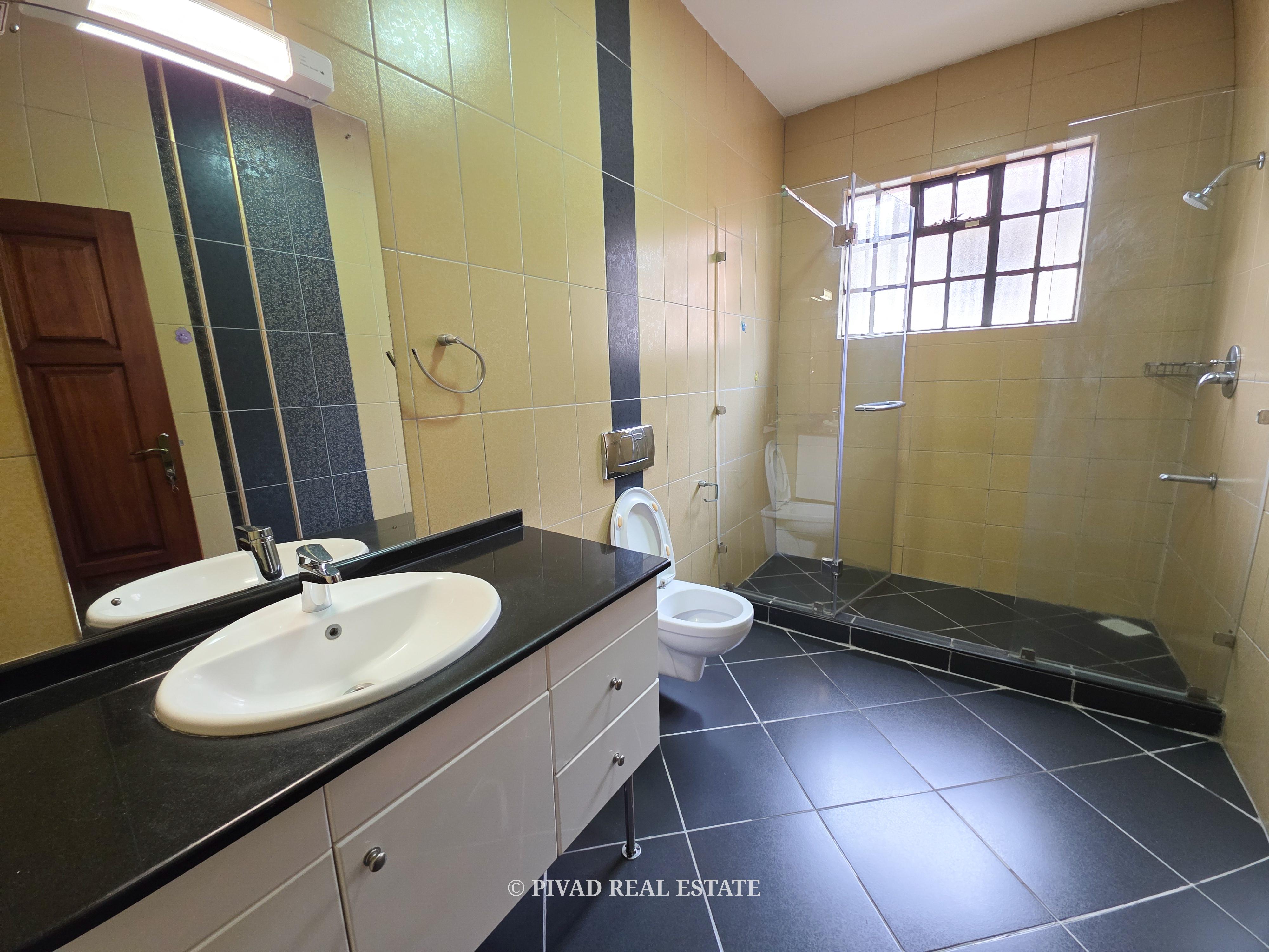 Luxurious 5 Bedroom townhouse available for sale in Lower Kabete