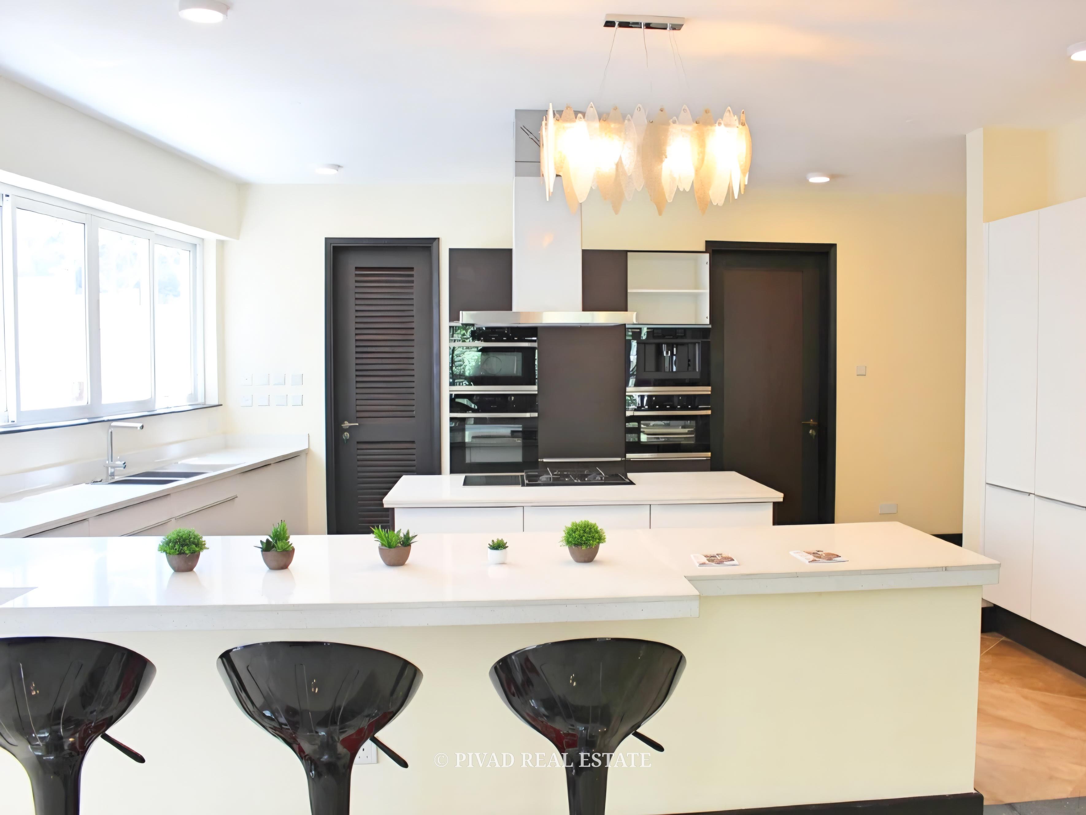 4 Bedroom Penthouse-Duplex apartment available For Sale in One General Mathenge