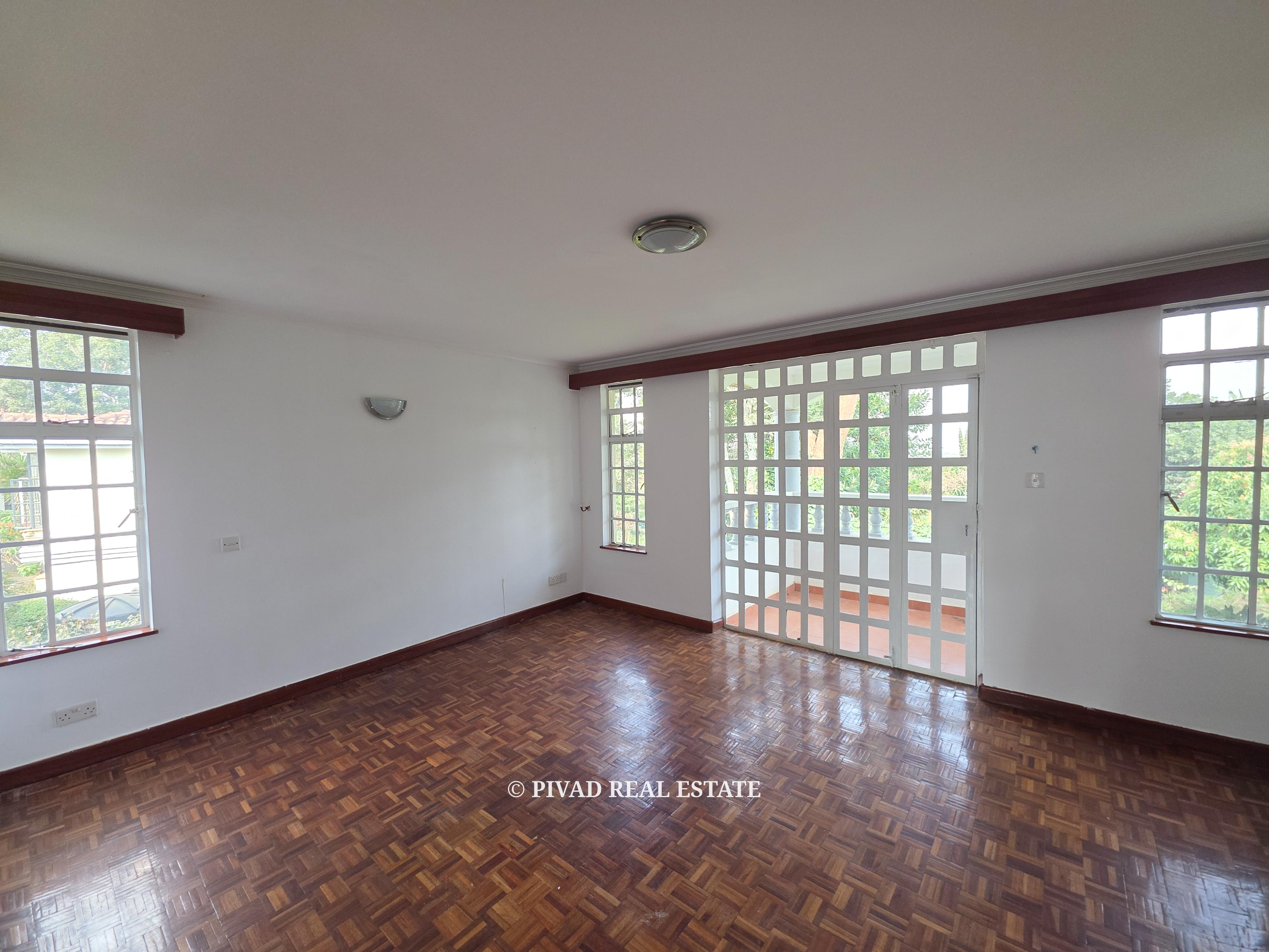 4 Bedroom House available for Sale in Rosslyn Estate