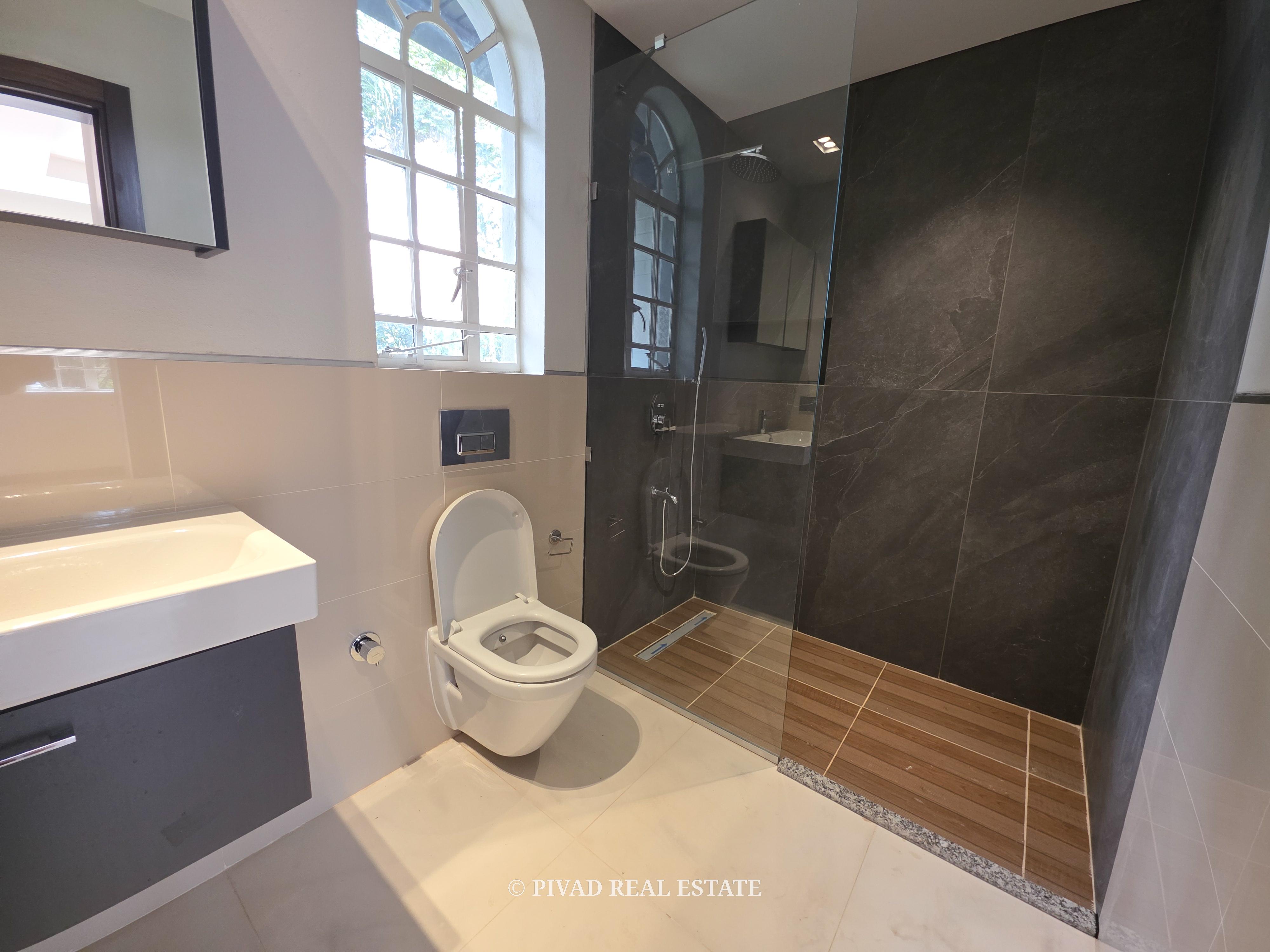 A modern 5 bedroom house available for rent in Runda