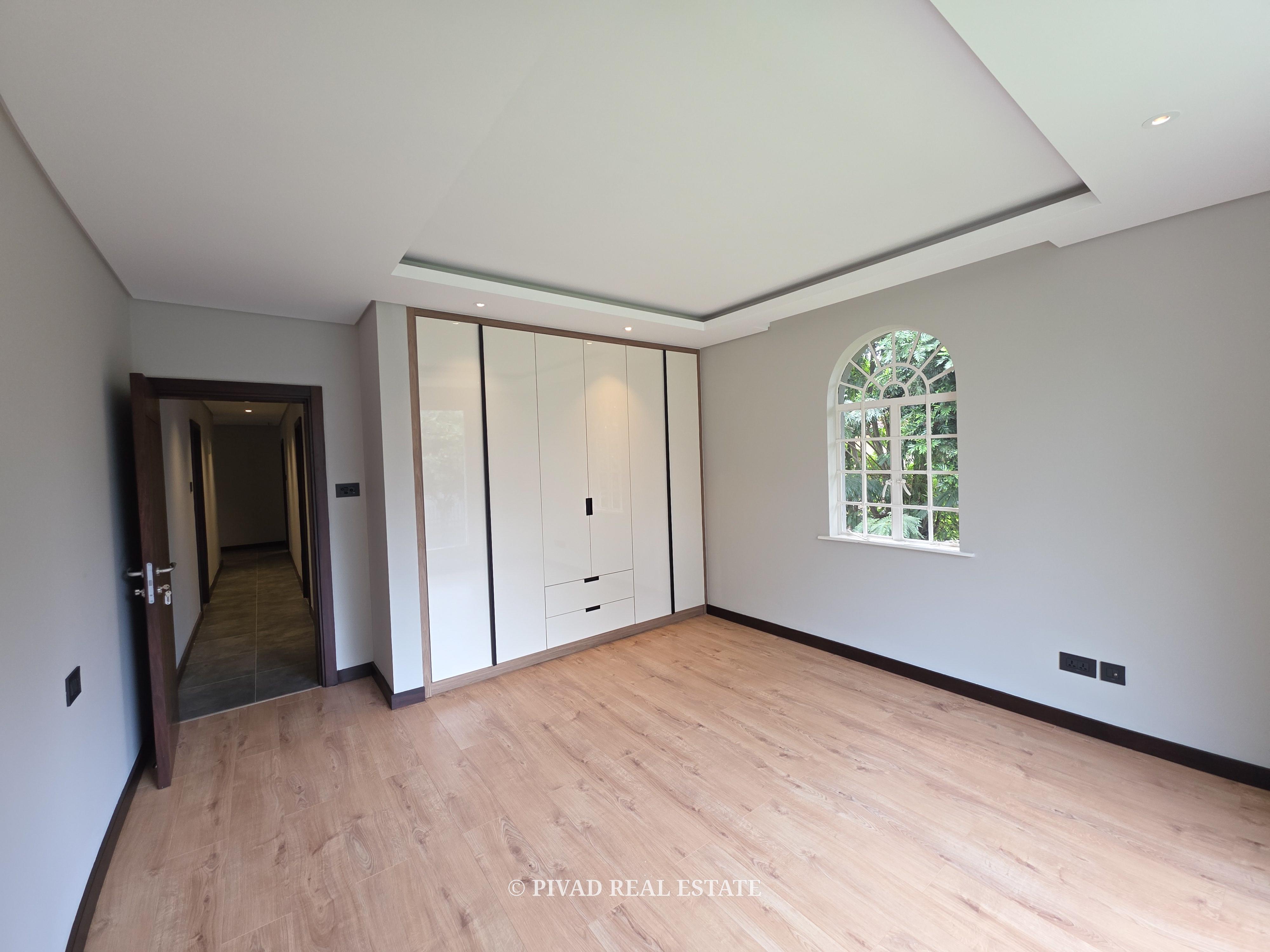 A modern 5 bedroom house available for rent in Runda