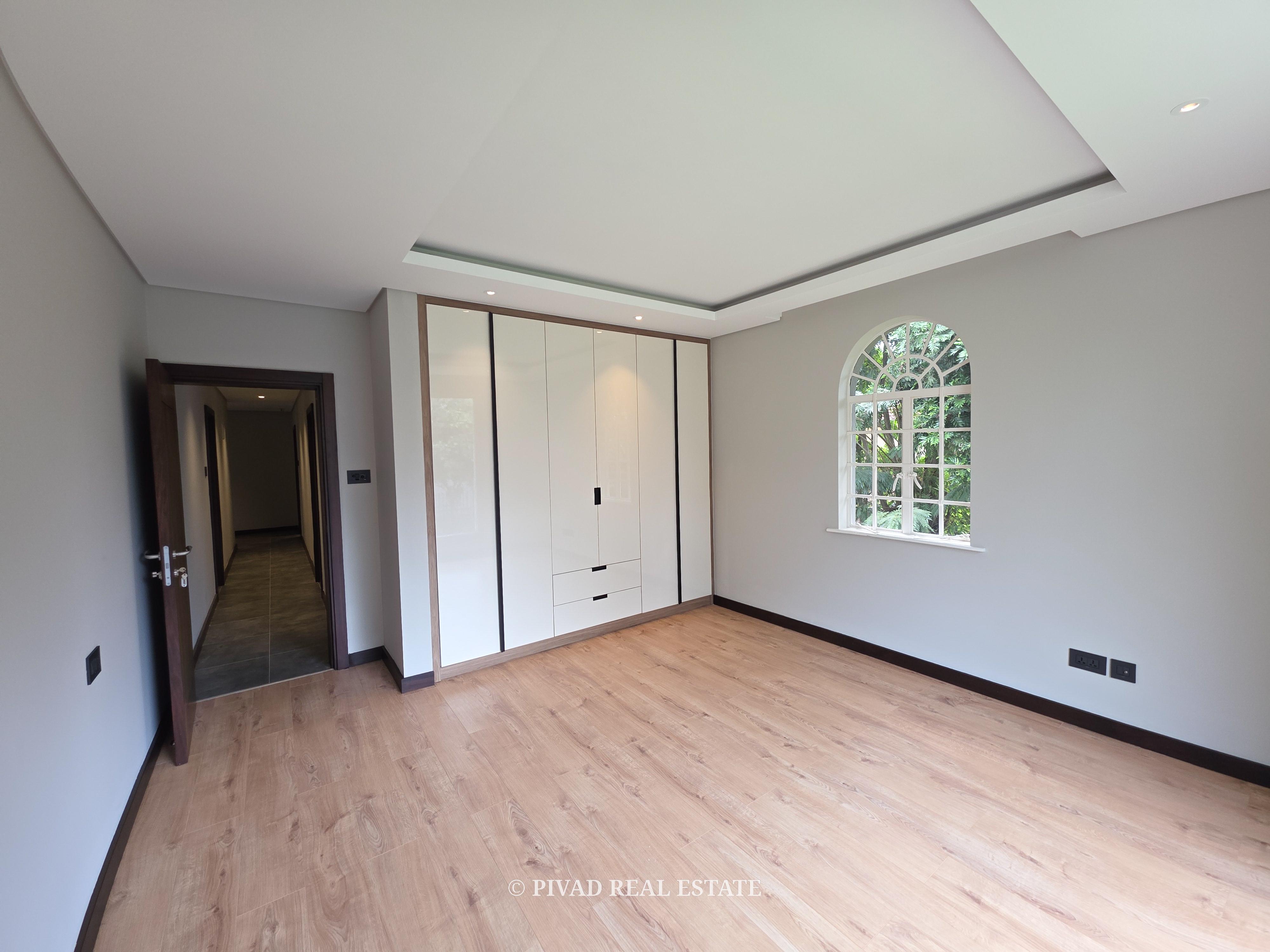 A modern 5 bedroom house available for rent in Runda